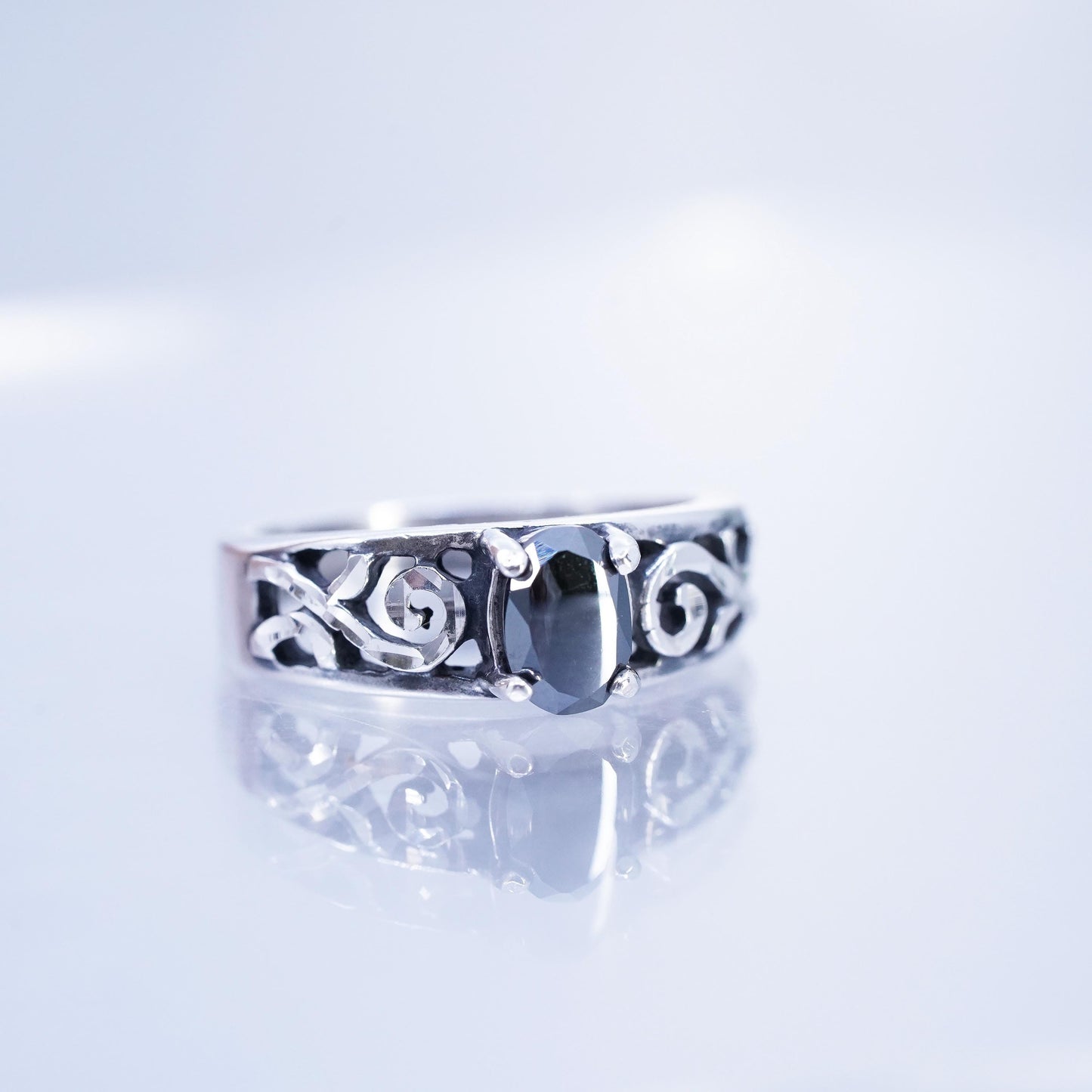 Size 6, vintage Sterling 925 silver handmade ring with hematite