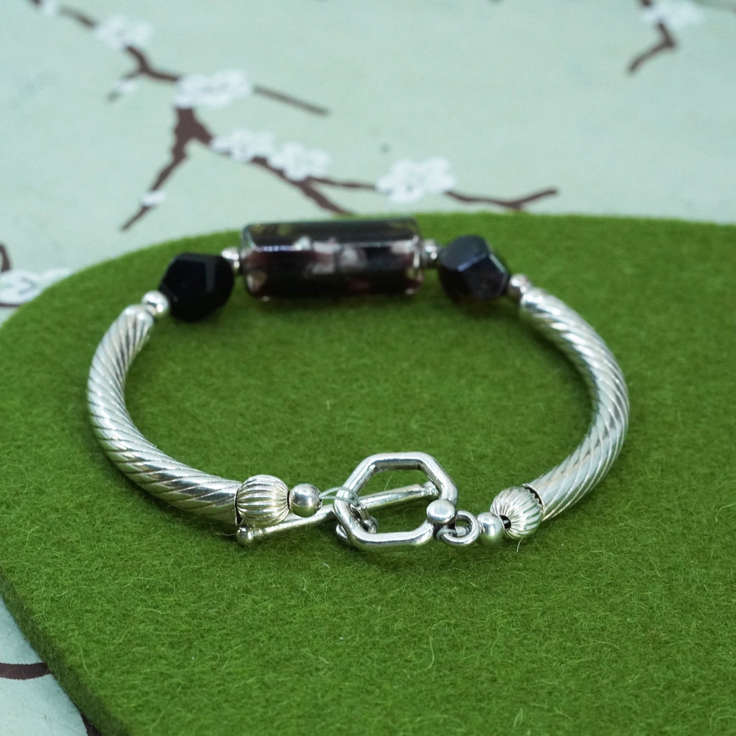 7”, vintage Sterling silver handmade bracelet, 925 curved bar with glass