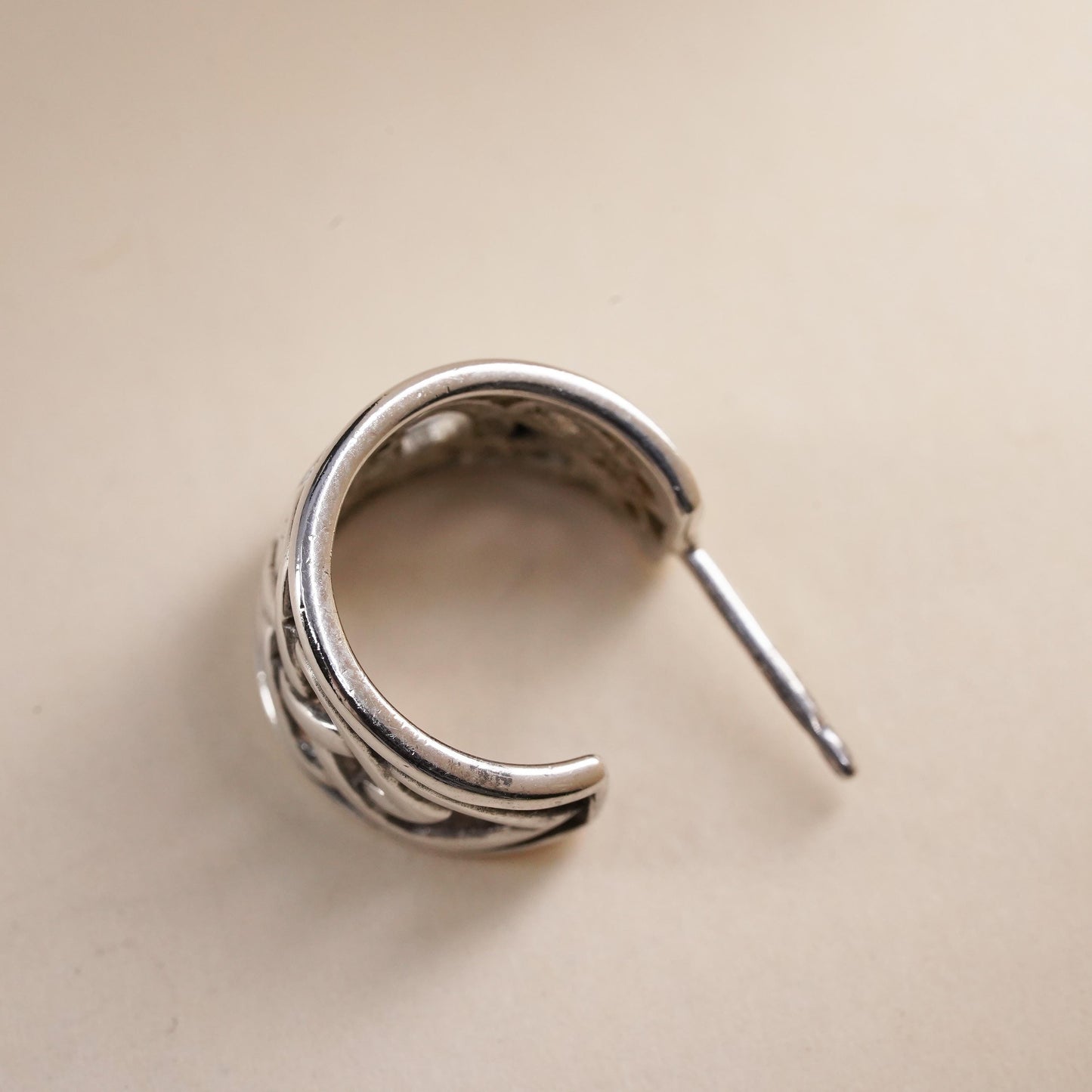Irish single 1 earring. Sterling 925 silver Celtic Claddaugh Friendship stud