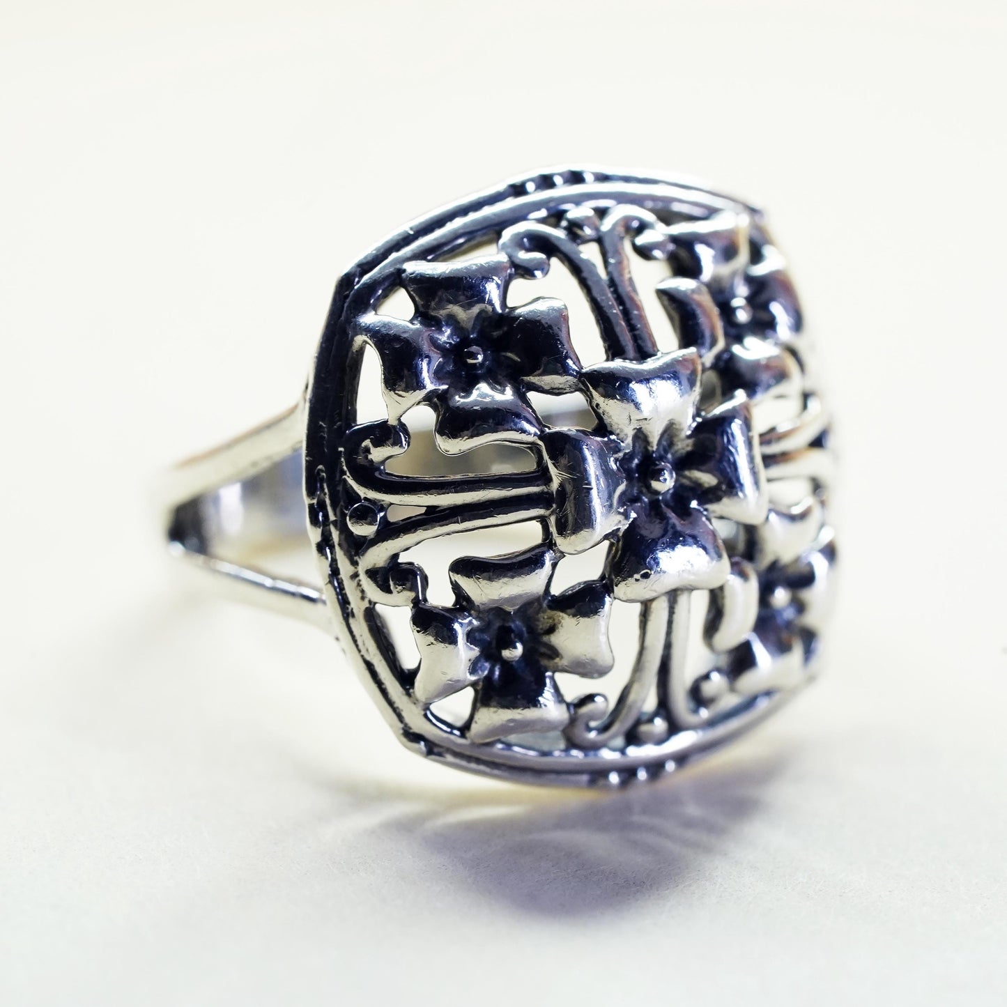 Size 6.25, vintage Sterling silver handmade ring, 925 filigree flower band