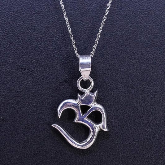 18”, Vintage sterling 925 silver Singapore chain necklace Om Aum symbol pendant