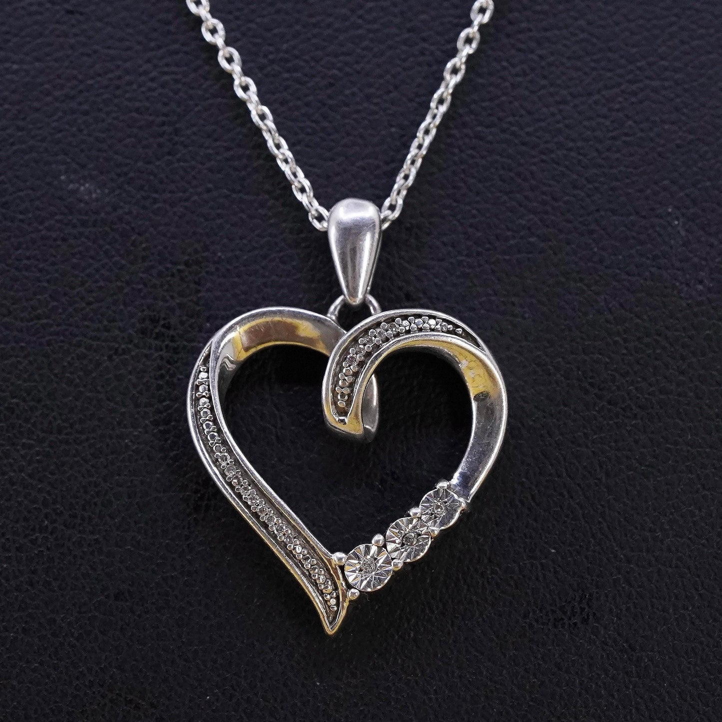 18”, Vintage sterling silver circle necklace 925 genuine diamonds heart pendant