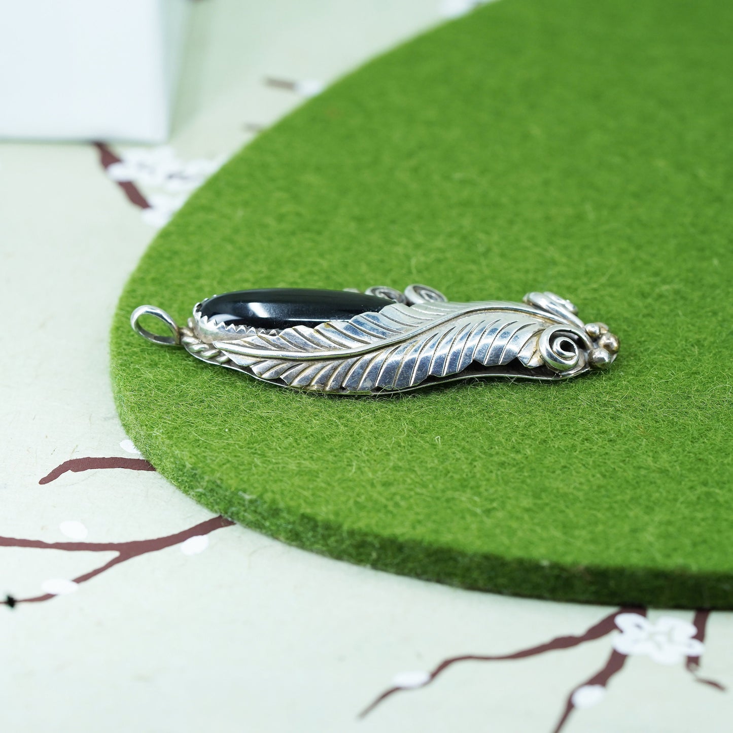 Native American Navajo sterling silver floral feather, 925 oval pendant w/ onyx