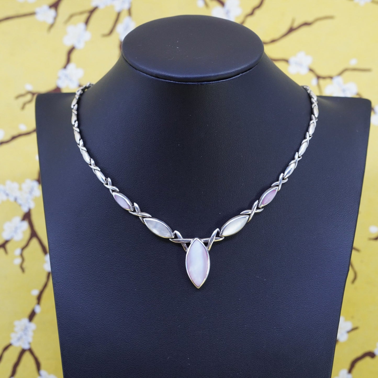 17”, vintage Sterling 925 silver handmade V necklace with mother of pearl