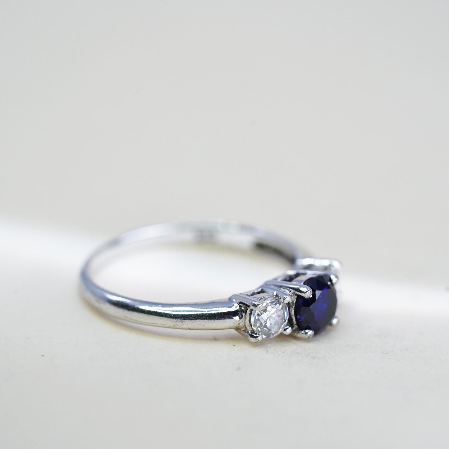 Size 7.25, Vintage Stauer Sterling Silver 925 stackable Band Ring sapphire cz