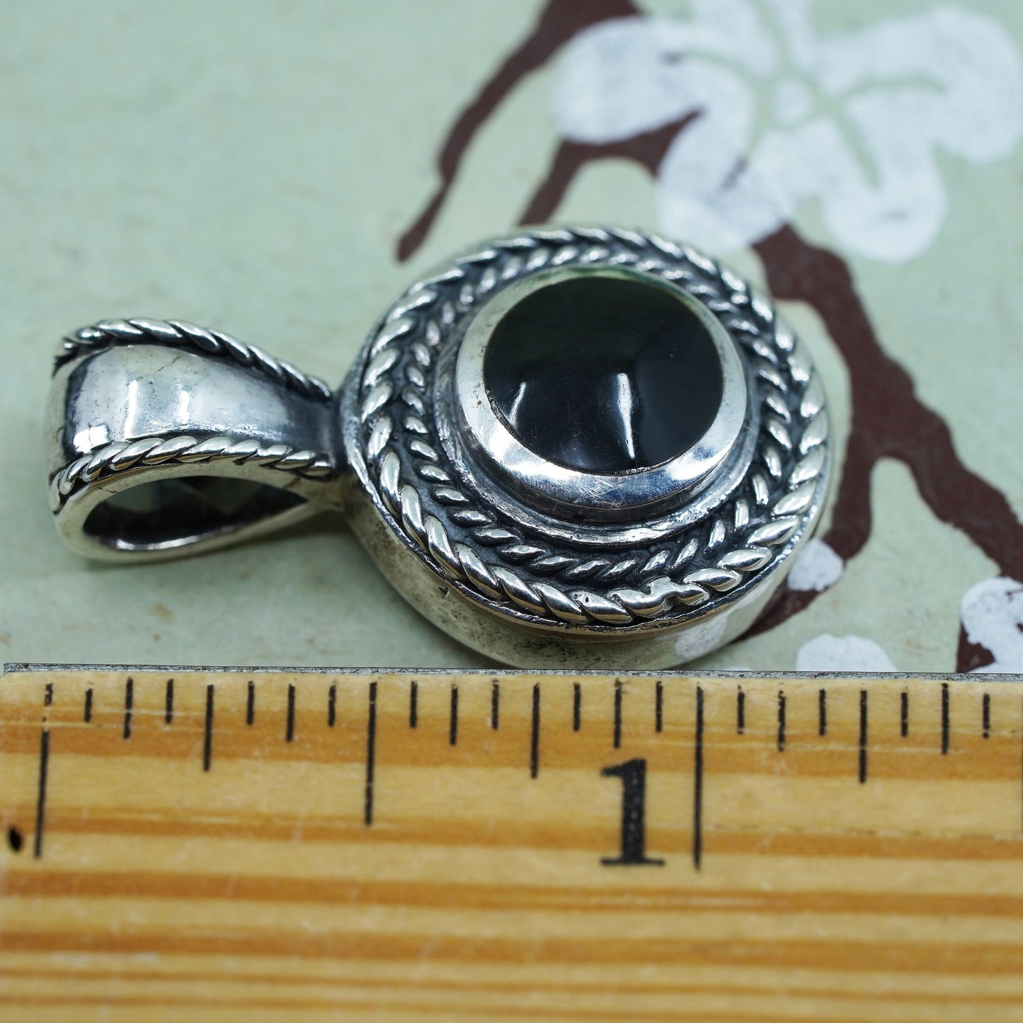 vintage handmade sterling silver pendant, Mexico 925 circle with black onyx