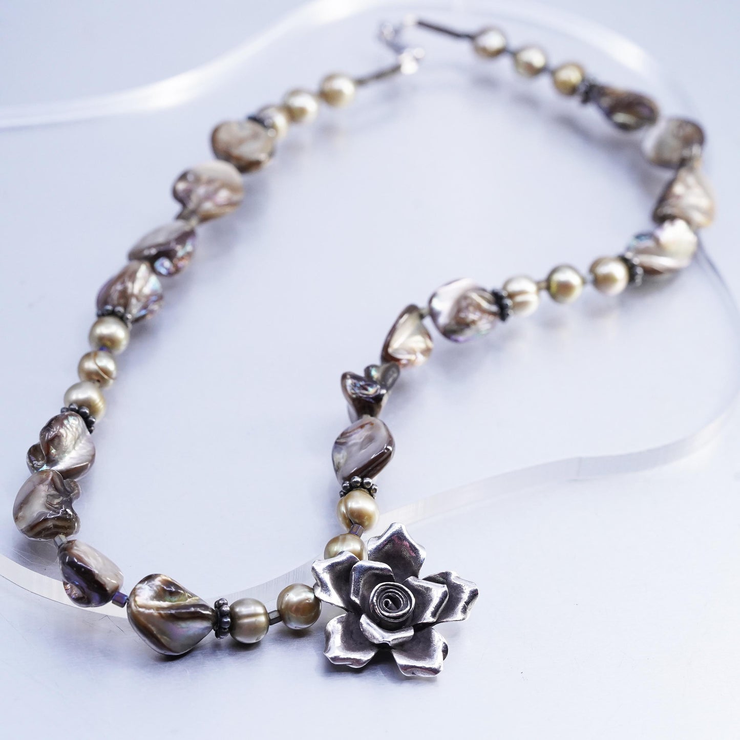 16", 925 Sterling 925 Silver Necklace pearl and abalone beads flower pendant