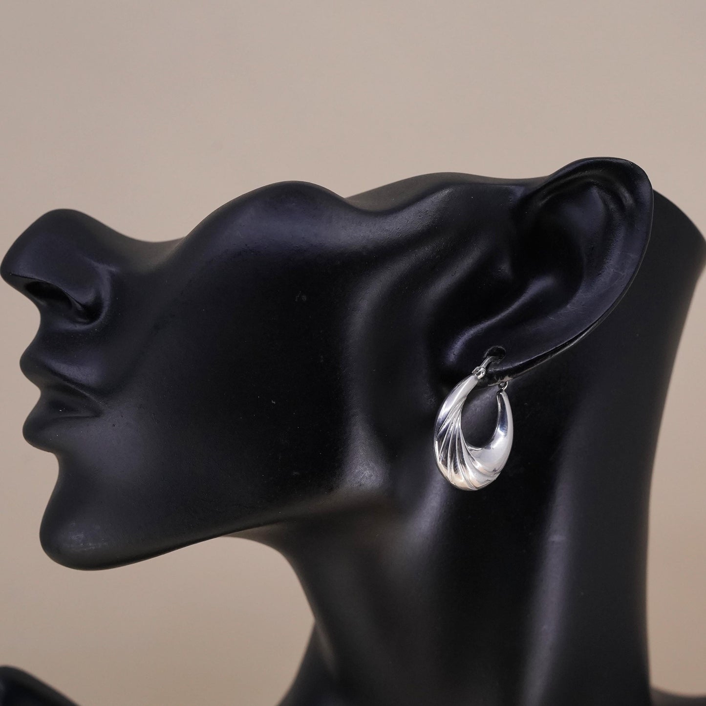 1", Vintage sterling silver loop single earring, fashion ribbed primitive hoop