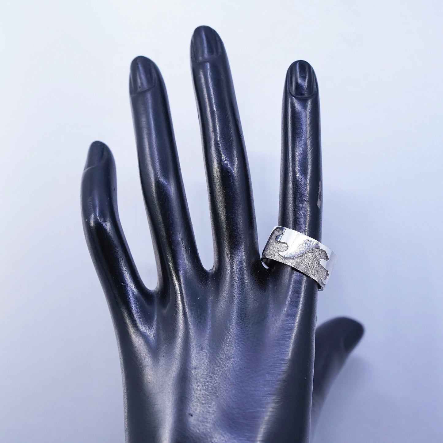 Size 9.25, VTG southwestern Mexican Sterling 925 silver ring, wavy wave band