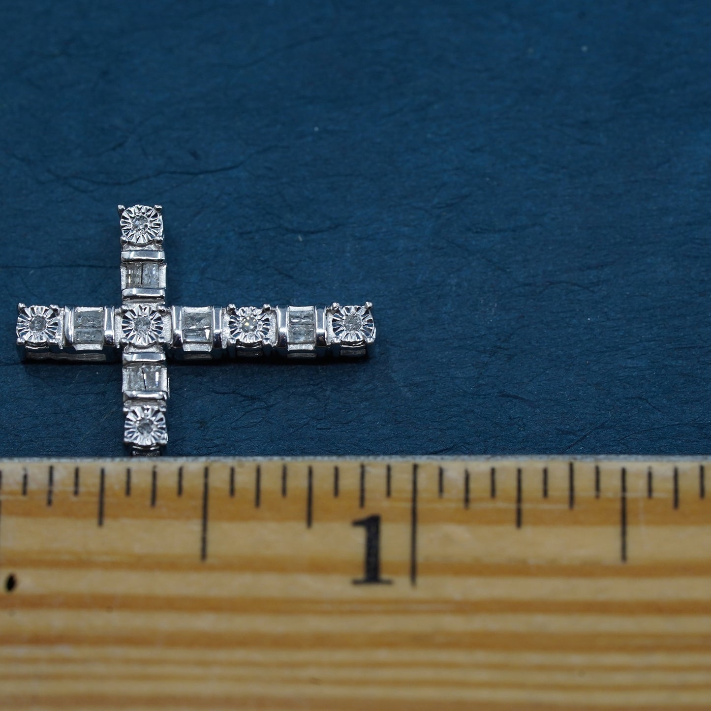 Vintage elegant Sterling silver 925 cross pendant with cluster genuine diamonds