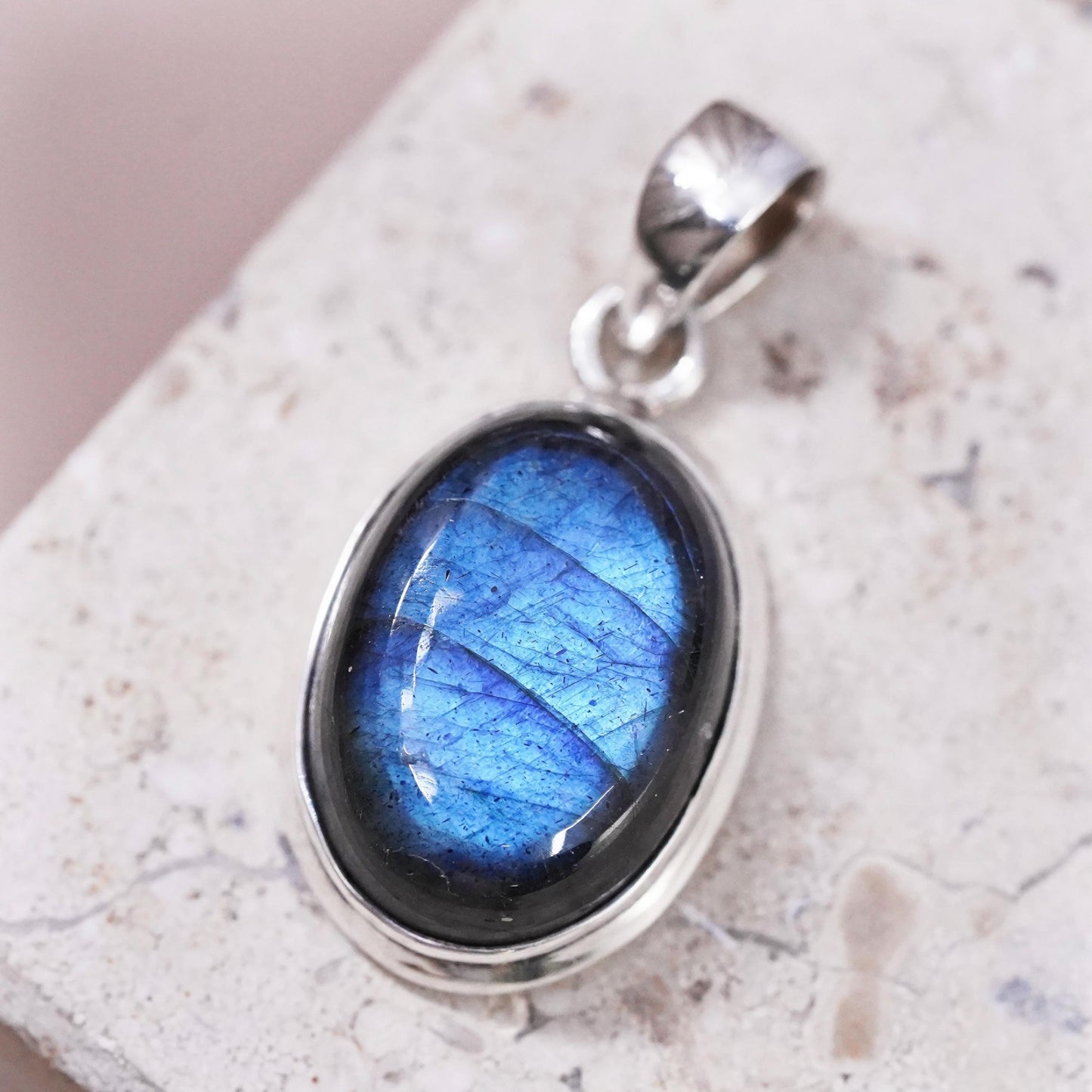 Vintage Sterling silver handmade pendant with oval labradorite