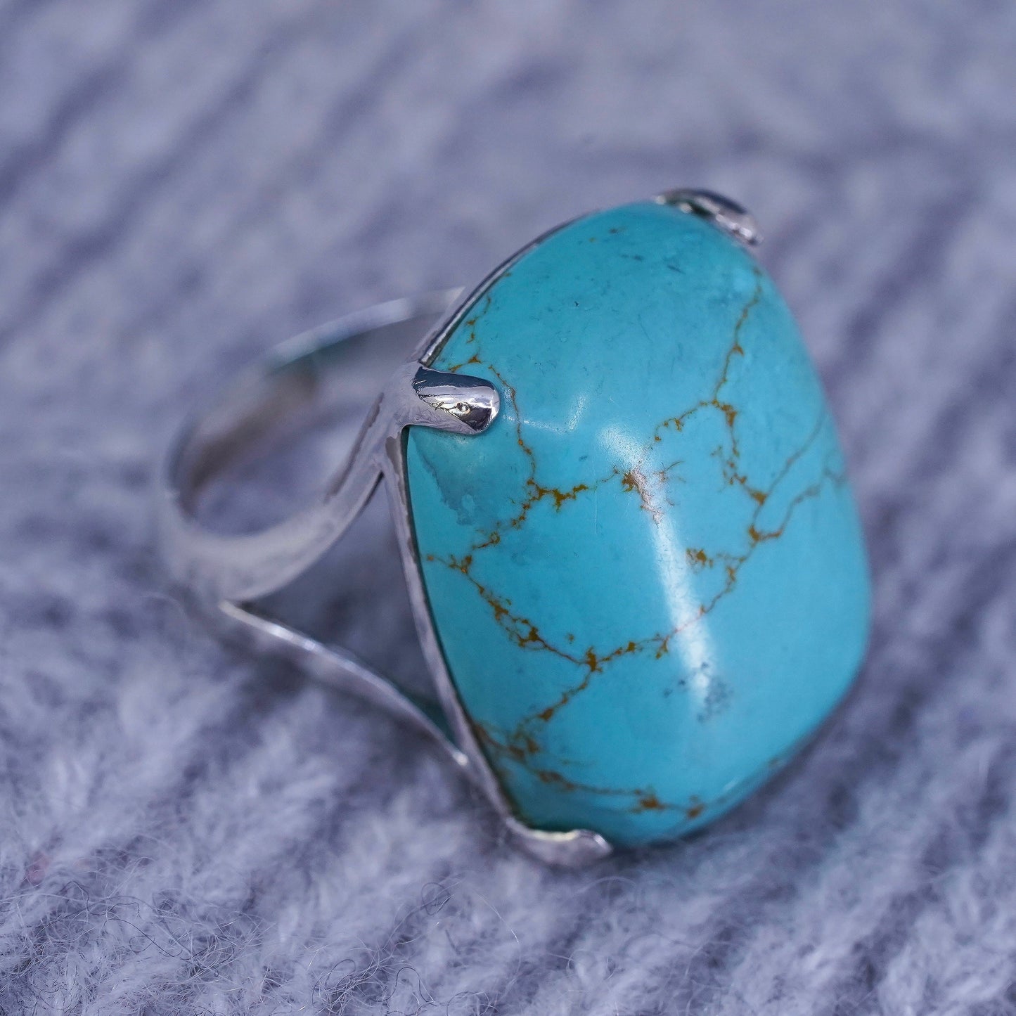 Size 8, vintage Sterling 925 silver handmade ring with turquoise