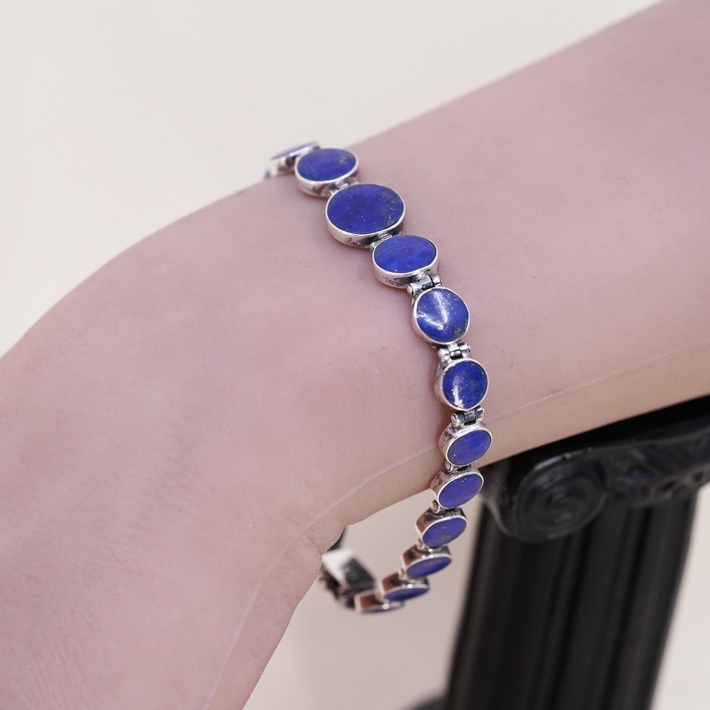 7", Vintage southwestern Sterling silver bracelet, 925 circle lapis lazuli