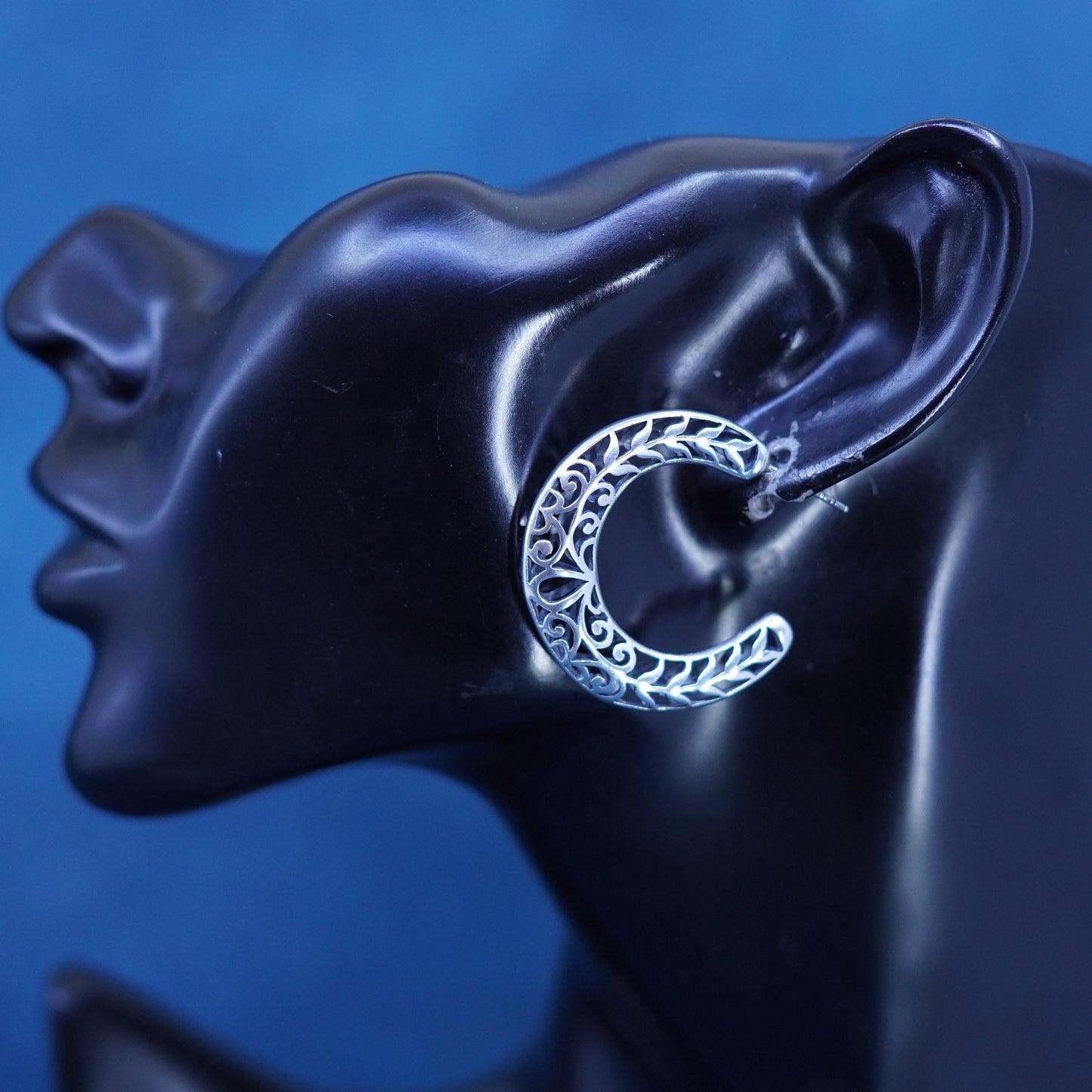 SILPADA Sterling Silver 925 Oxidized Leaf Swirl Filigree Hoop Earrings P1944