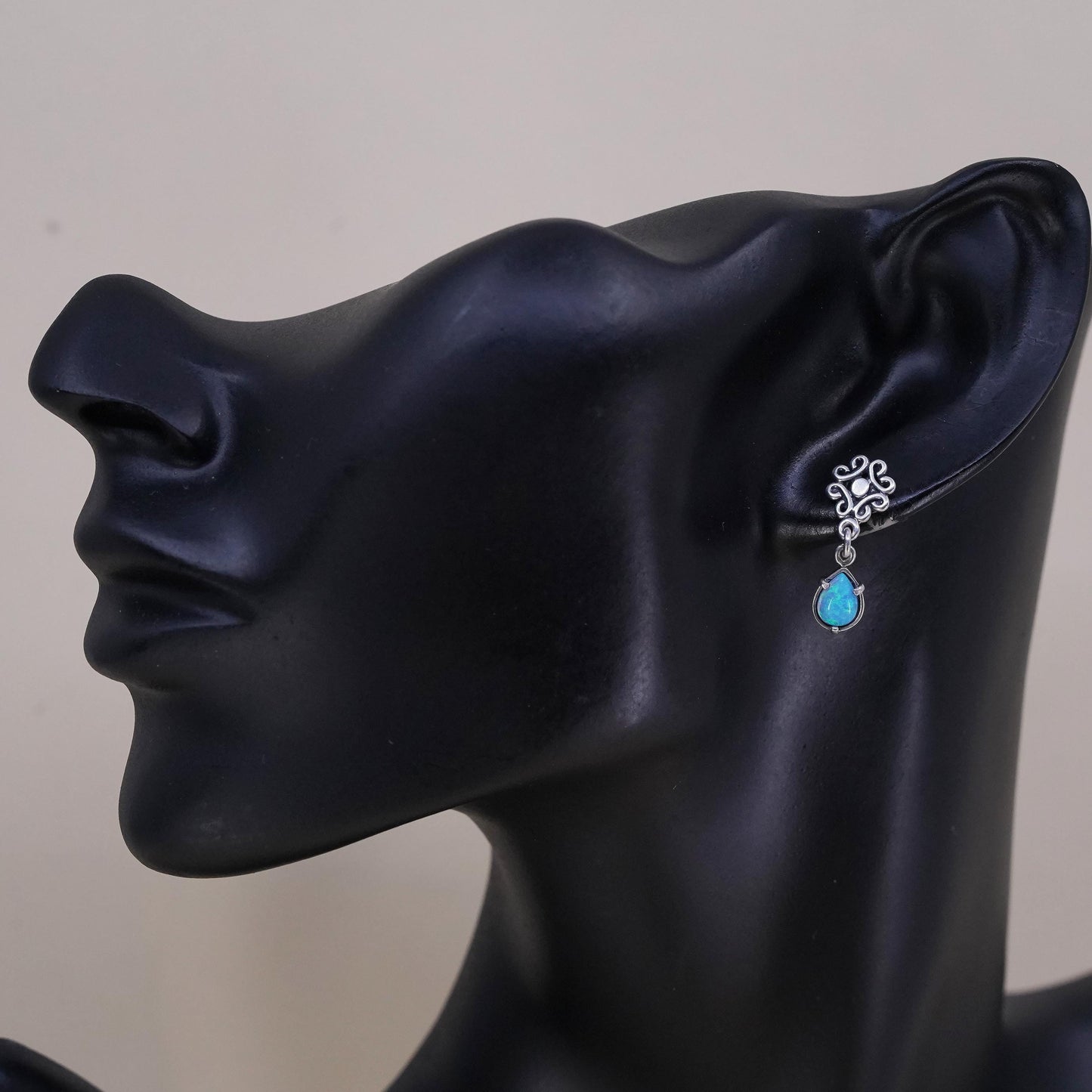 Vintage Sterling 925 silver handmade single earring with oval teardrop opal