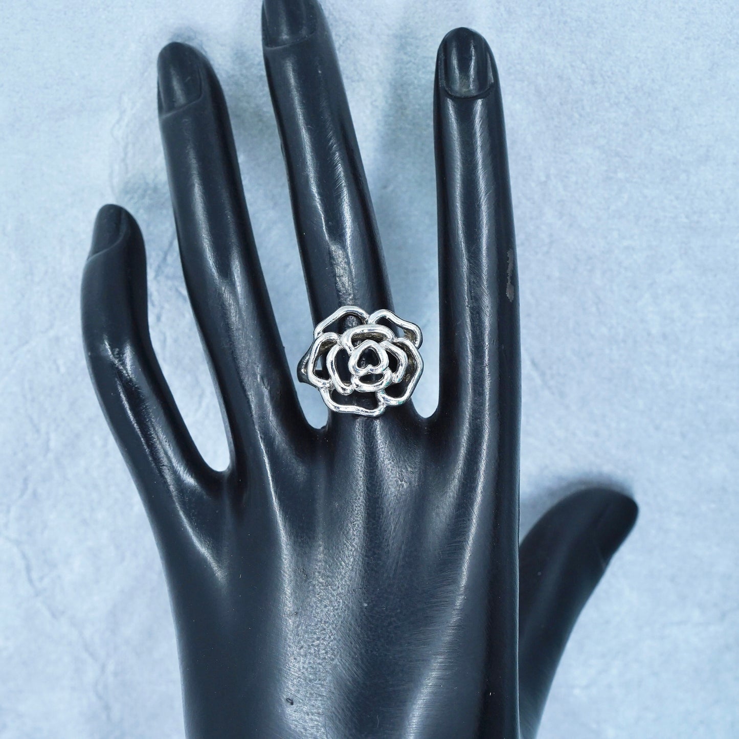 Size 7, vintage southwestern Sterling 925 silver handmade ring, flower band