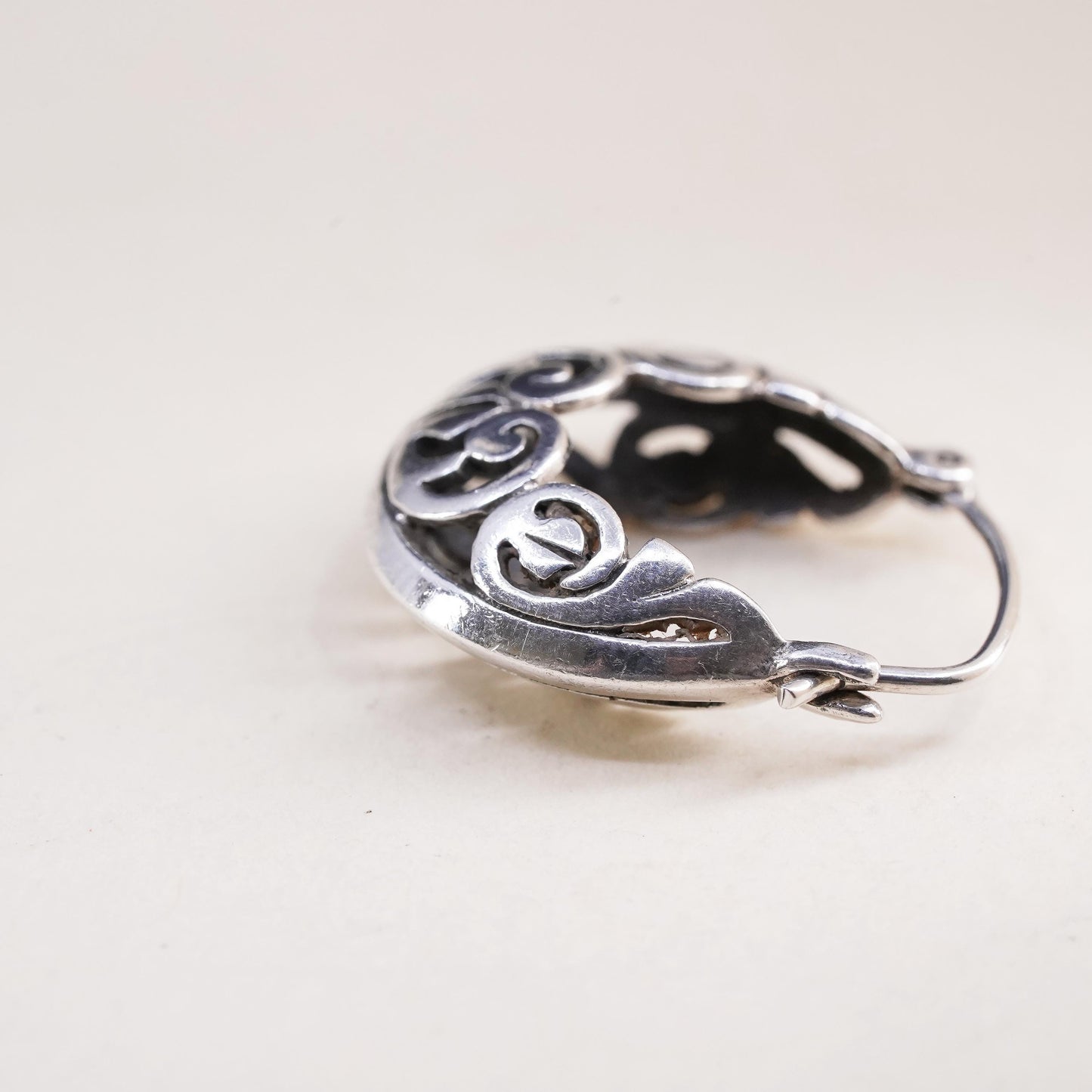 Silpada 925 Sterling Silver Filigree Open Hoop Huggie Post Single earring P1126