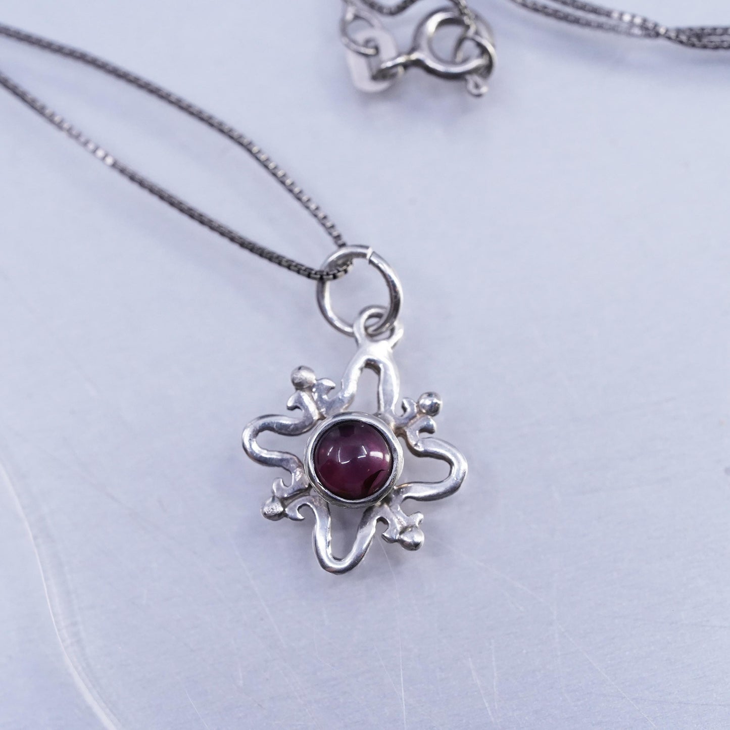 18", Vintage sterling 925 Silver box chain necklace with garnet pendant