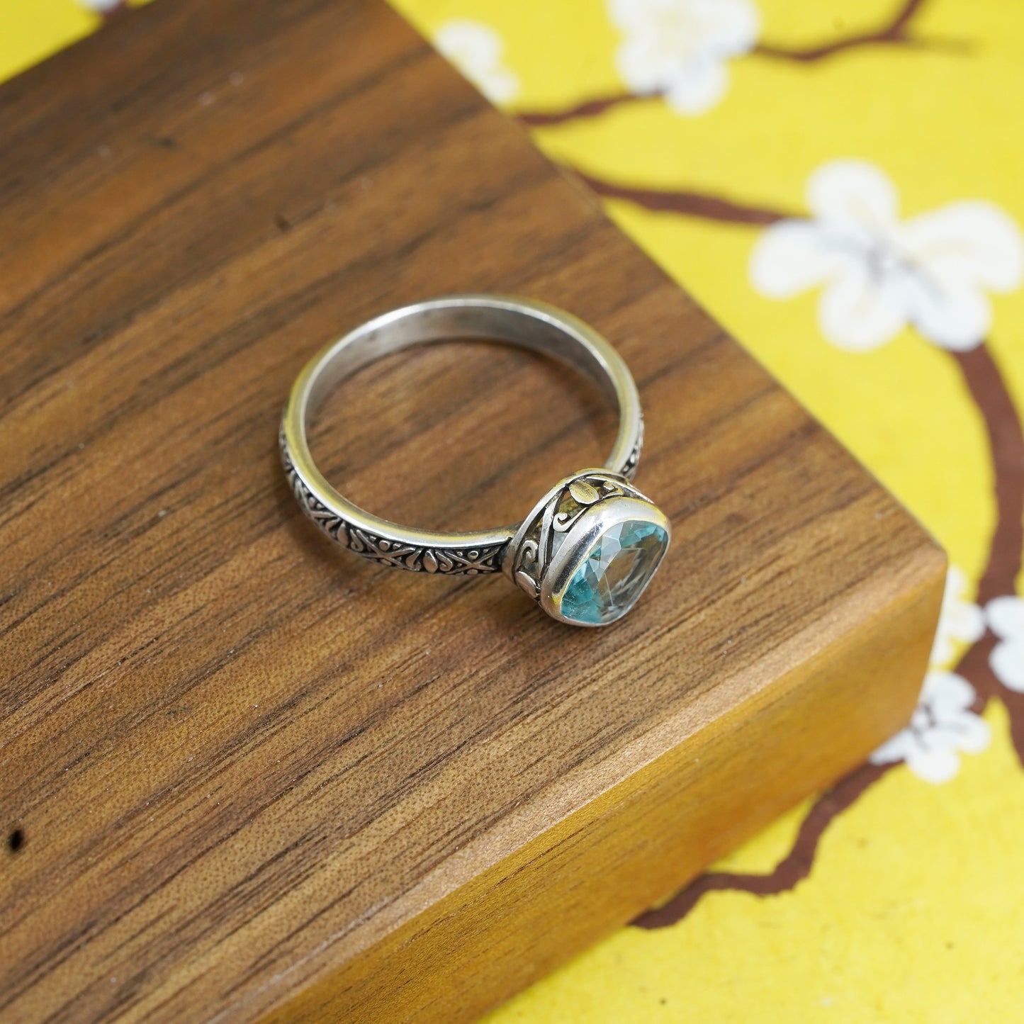 Size 11, vintage Silpada Sterling Silver 925 Light Blue Glass square Dome Ring
