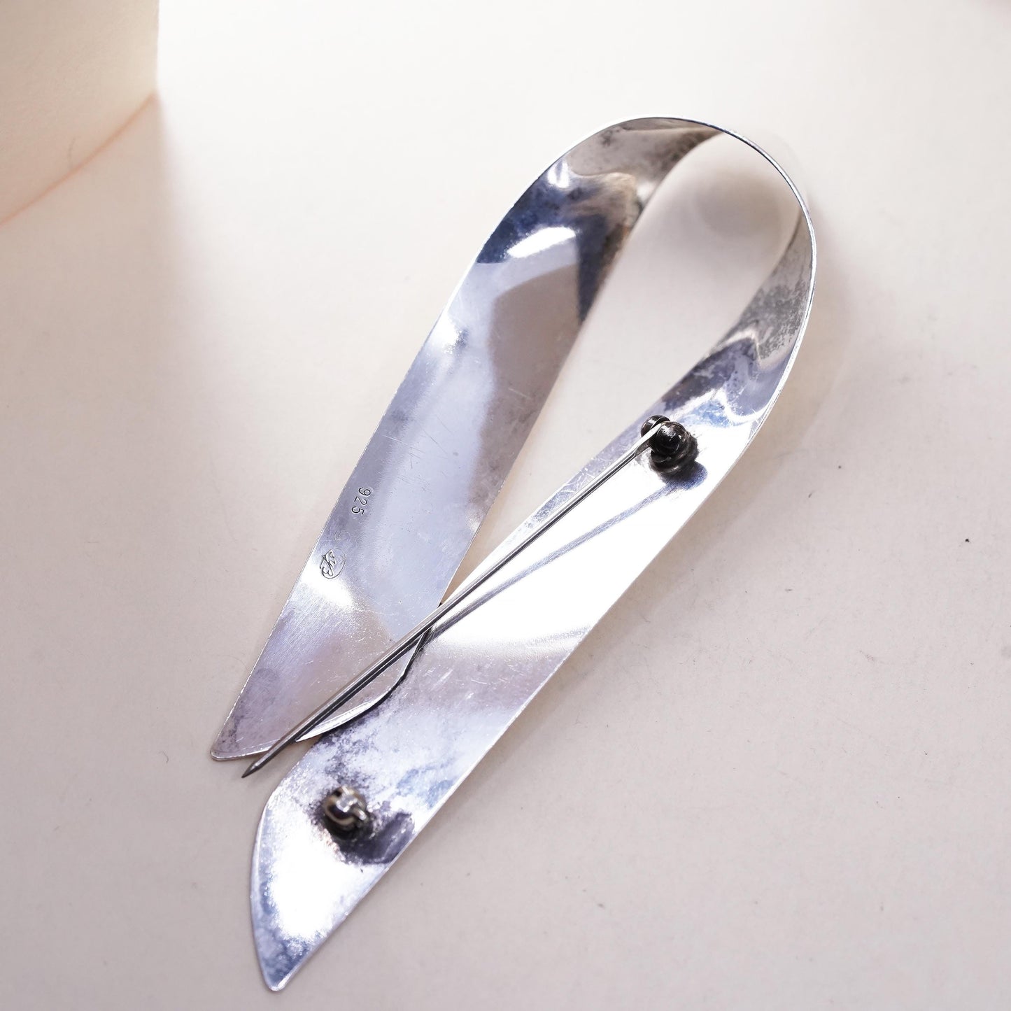 3.5”, VTG Sterling silver huge brooch, 925 long breast cancer cure ribbon tie