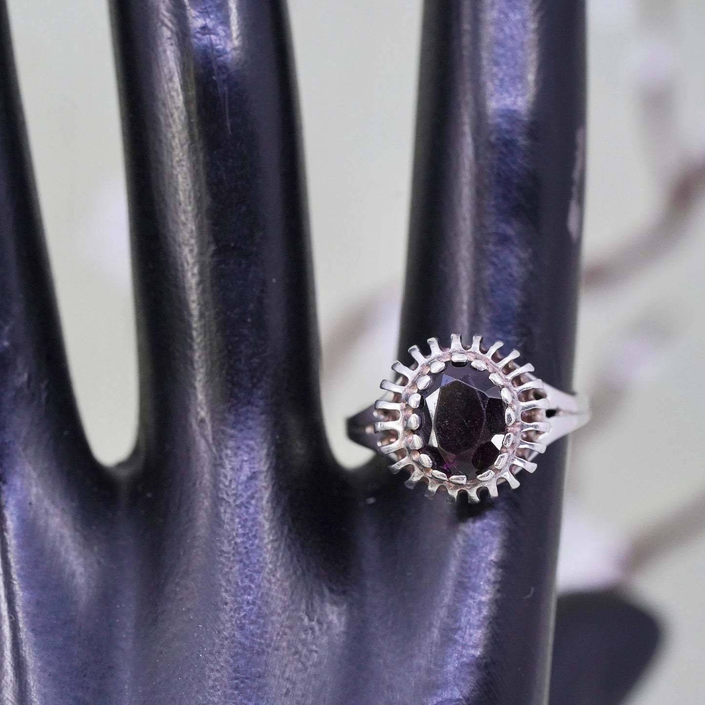 Size 7, Vintage sterling 925 silver handmade ring with oval garnet