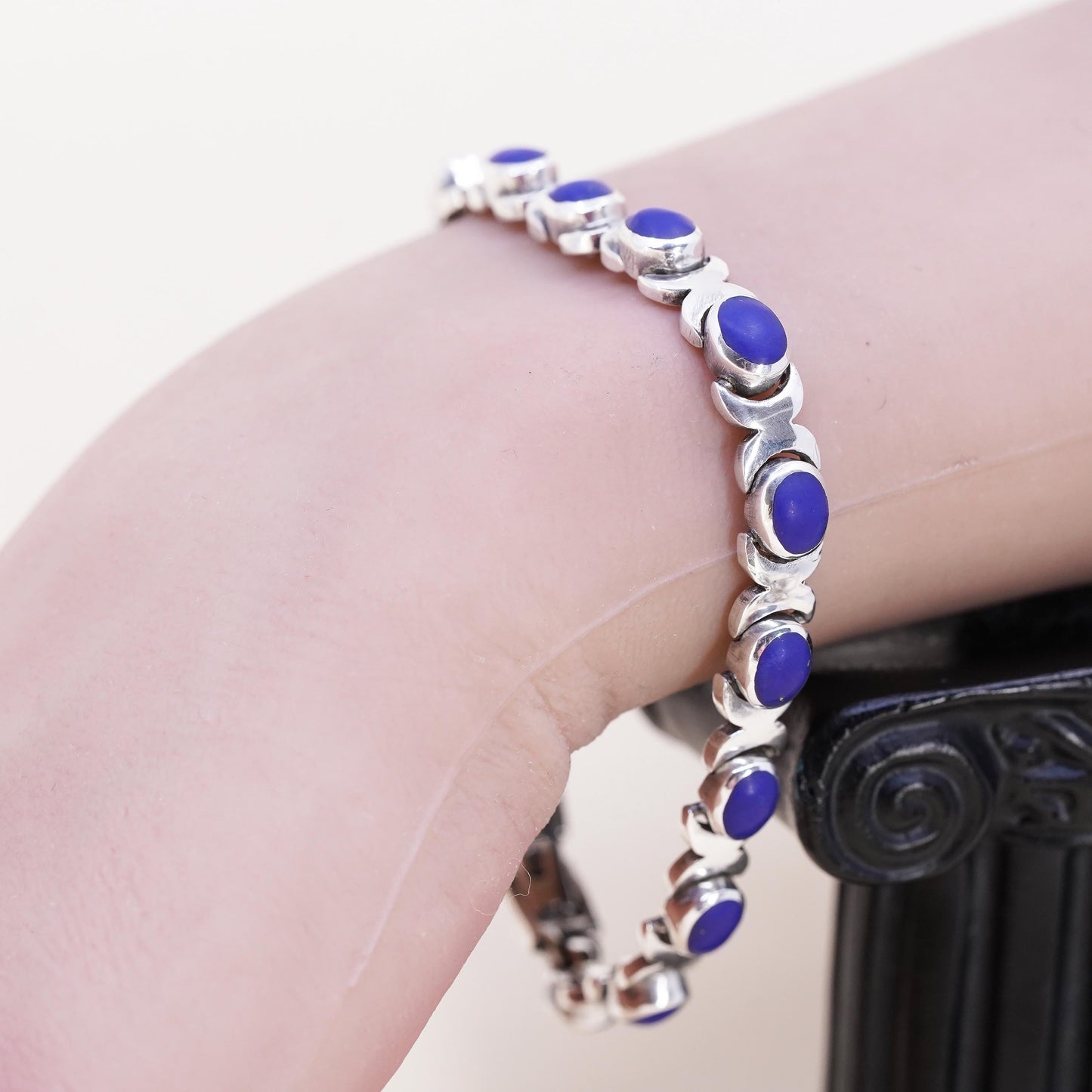 7", Vintage southwestern Sterling 925 silver tennis bracelet with blue onyx