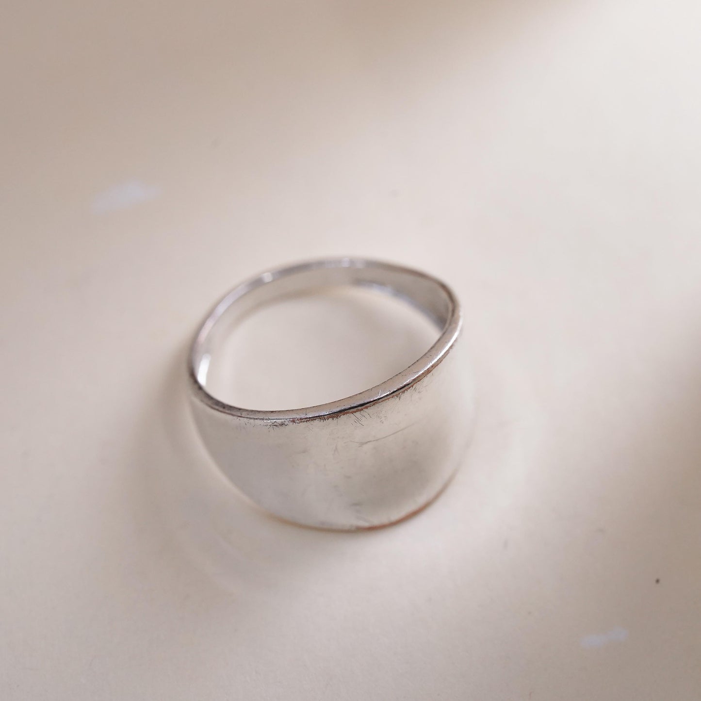 Size 8, vintage sterling silver handmade ribbed ring, 925 wide band