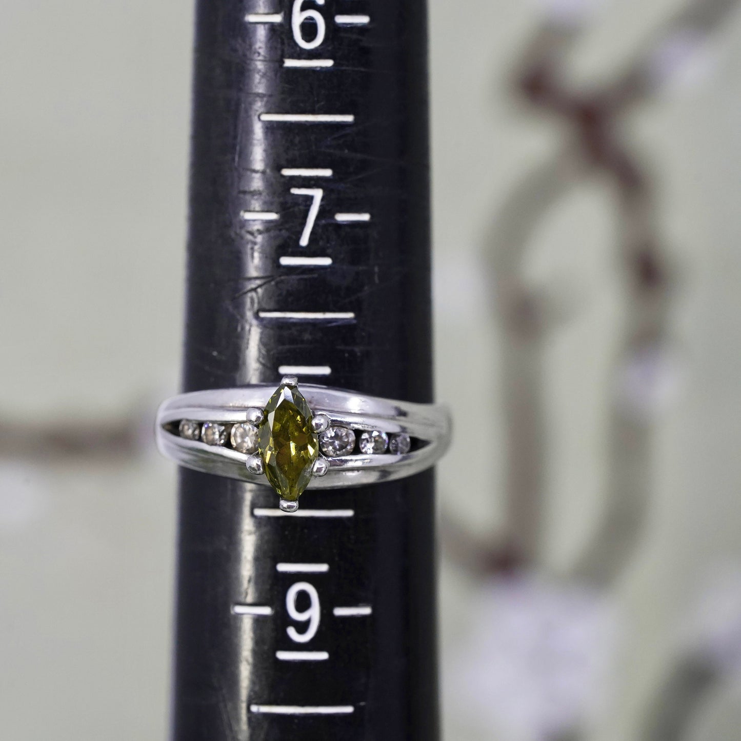 Size 8, Vintage sterling 925 silver handmade ring with peridot and cz