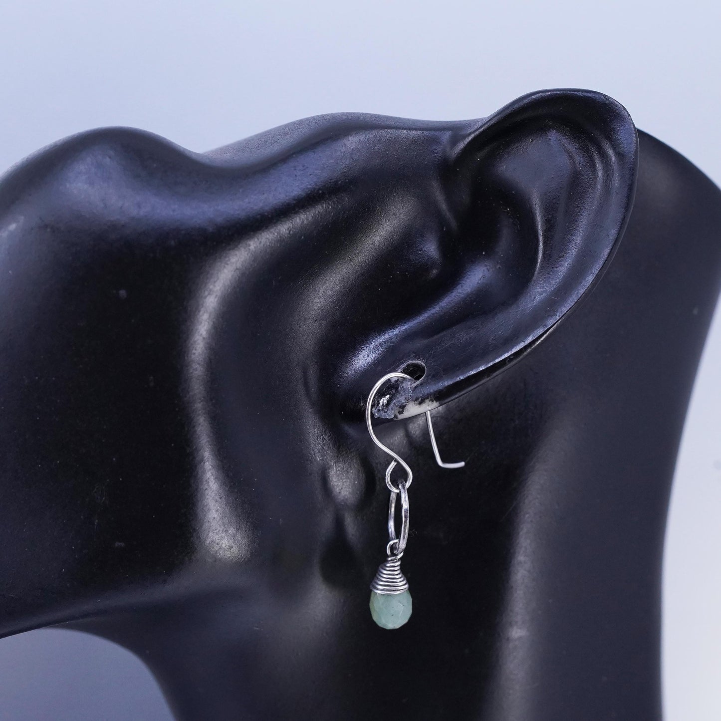 Vintage handmade Sterling 925 Silver Earrings, 925 circle with teardrop jade