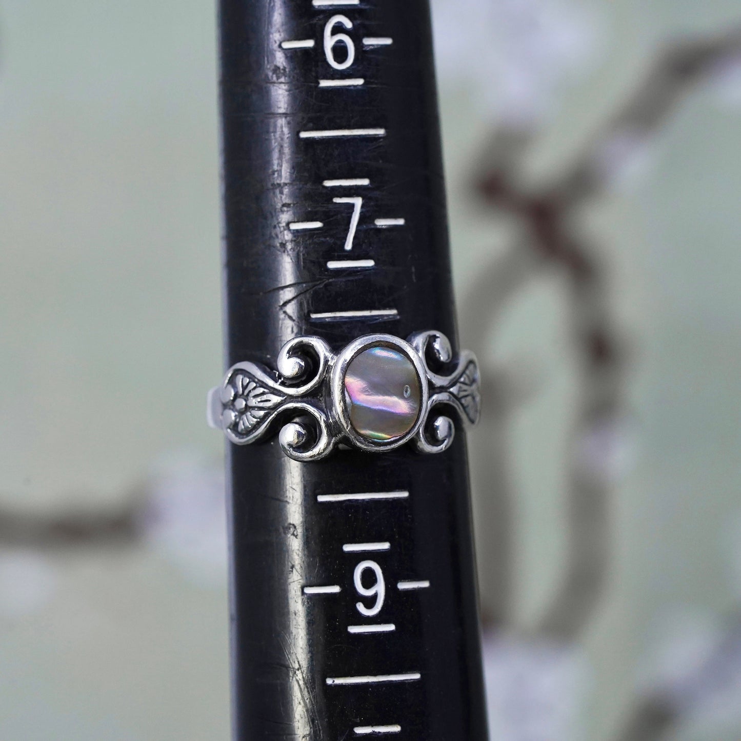 Size 8, Vintage sterling 925 silver handmade ring with oval abalone