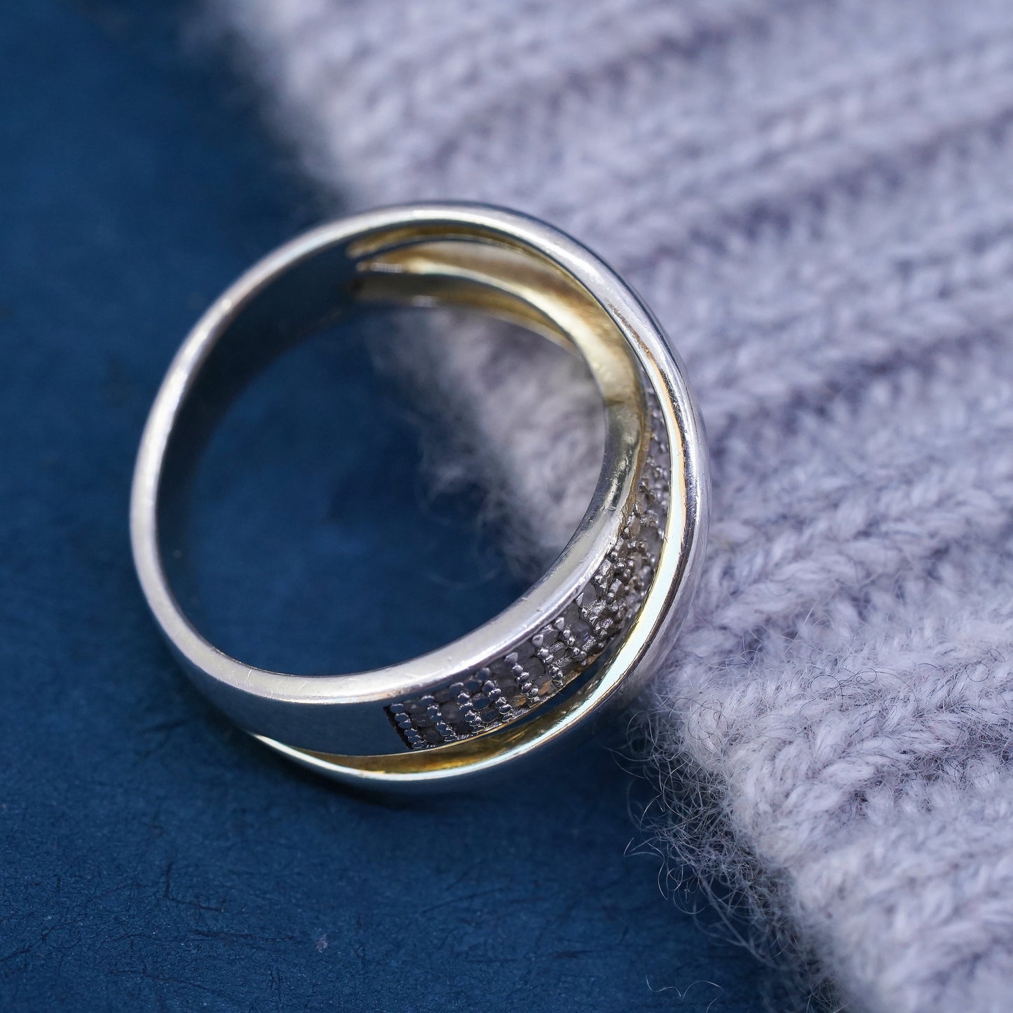 Size 9, vintage Sterling 925 silver entwined ring with genuine diamond