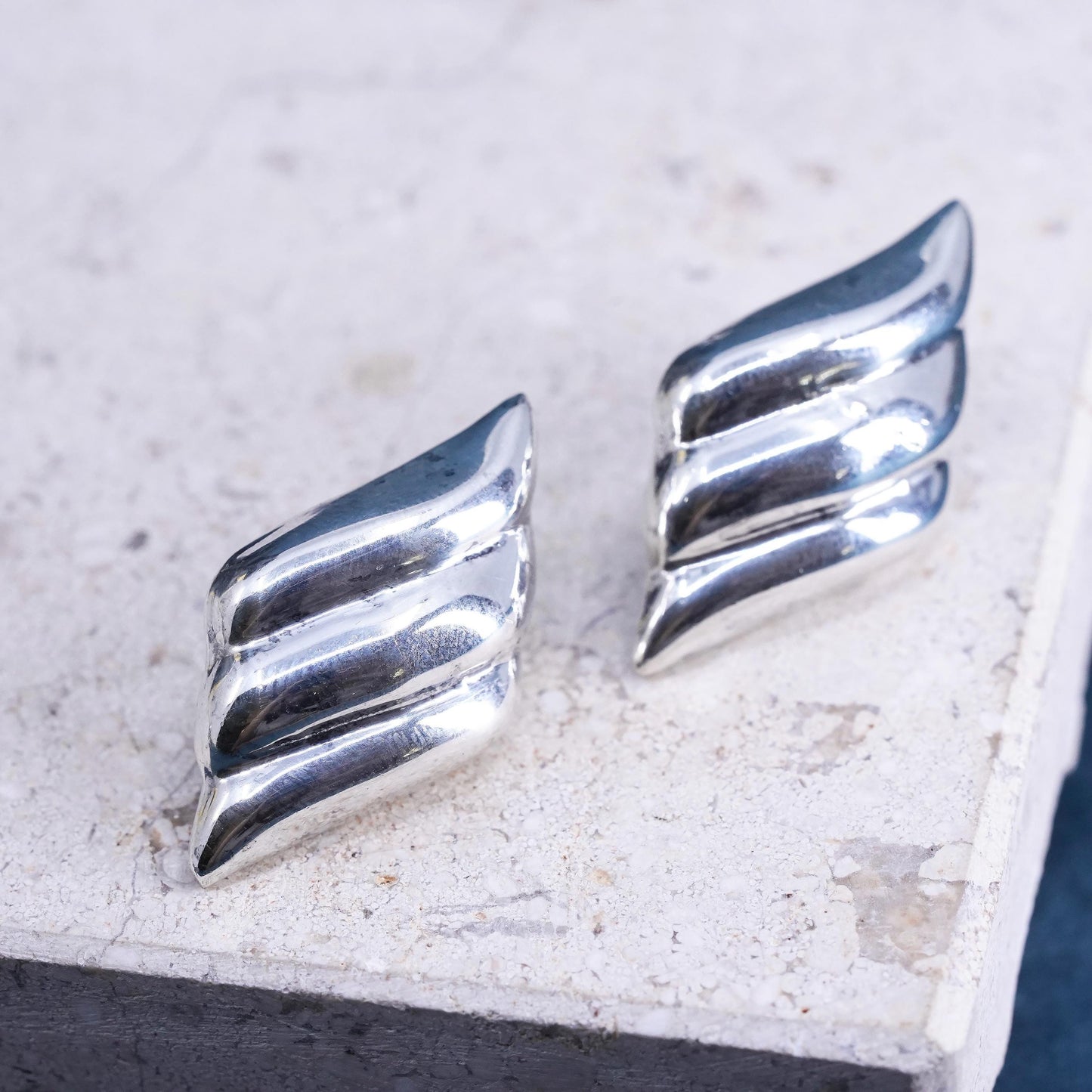 vintage Mexican Sterling silver handmade modern ribbed earrings, 925 studs