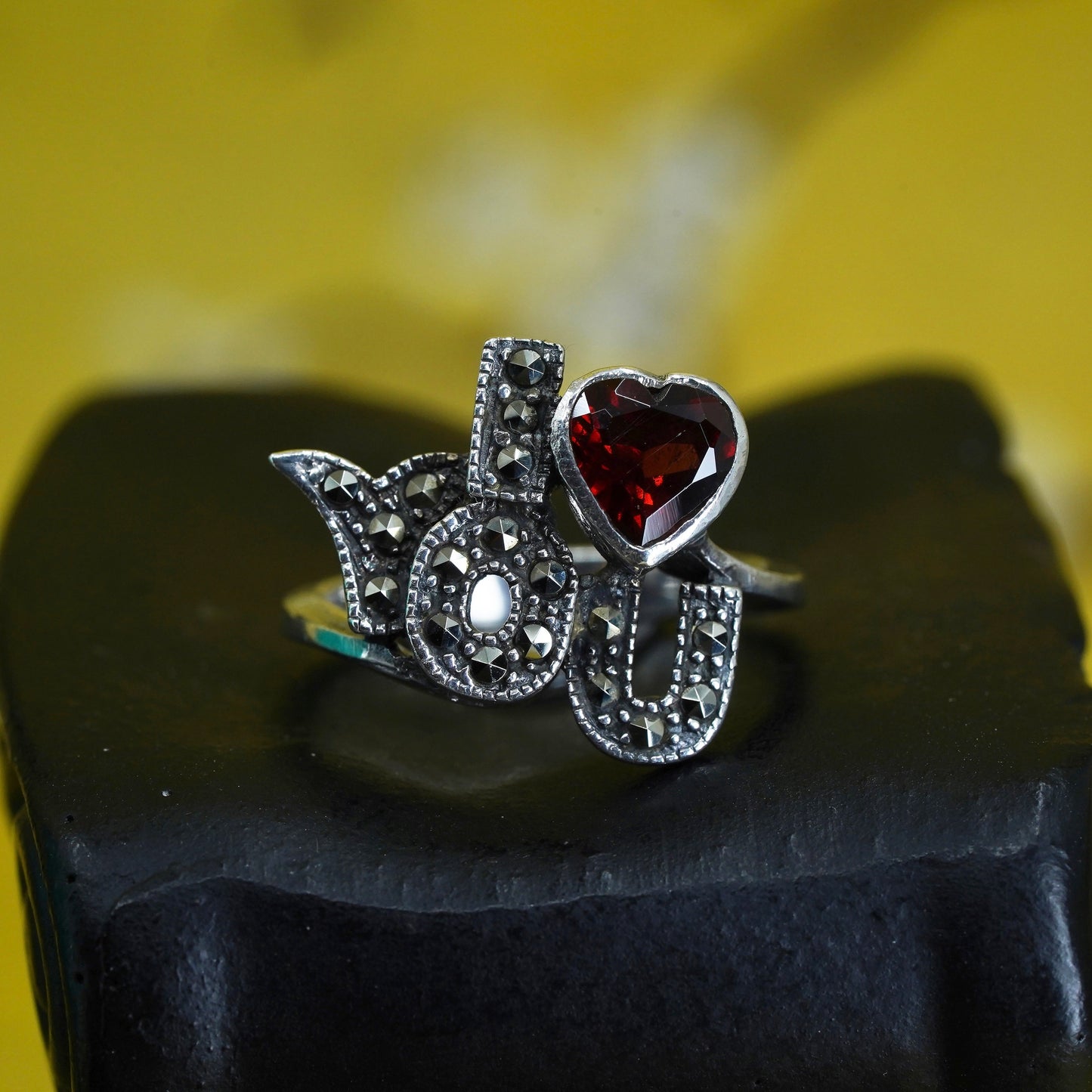 Size 6, VTG sterling silver ring, 925 "i love you" band ruby heart marcasite