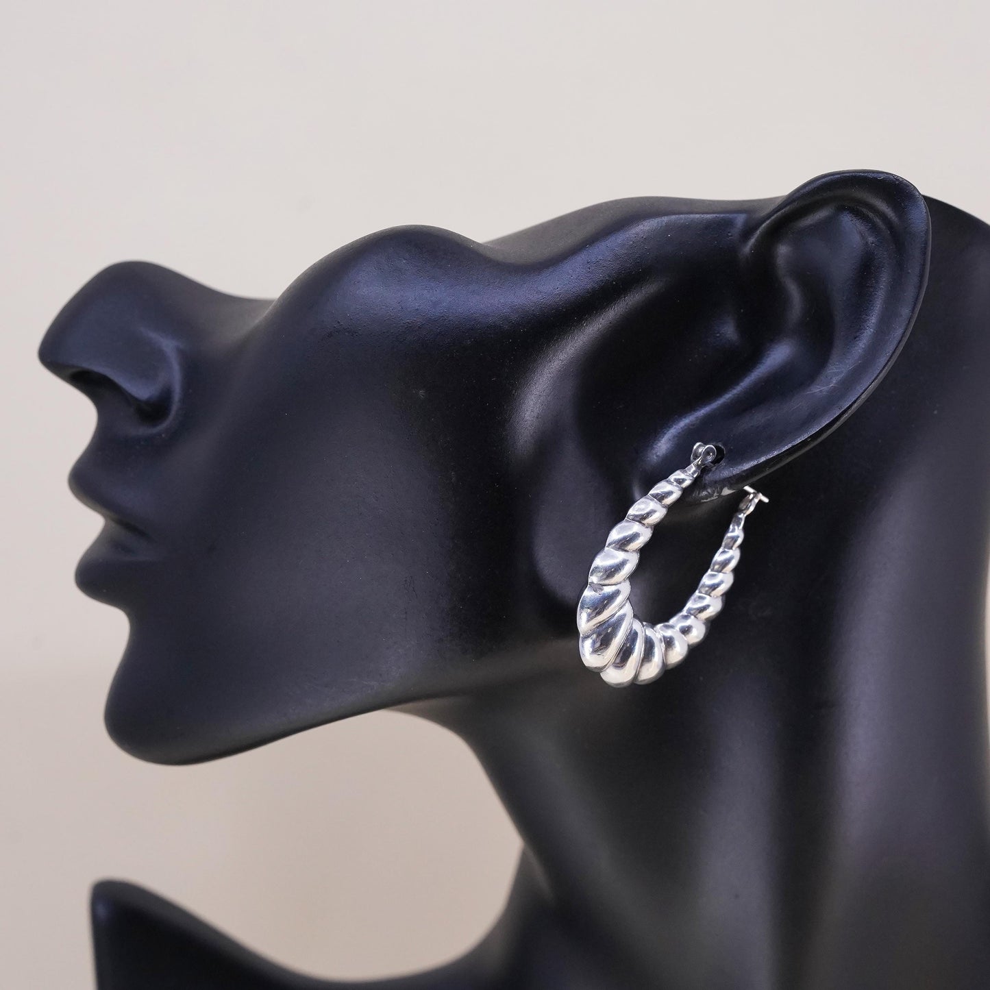 1.25", Vintage sterling silver loop single earring, fashion ribbed hoop