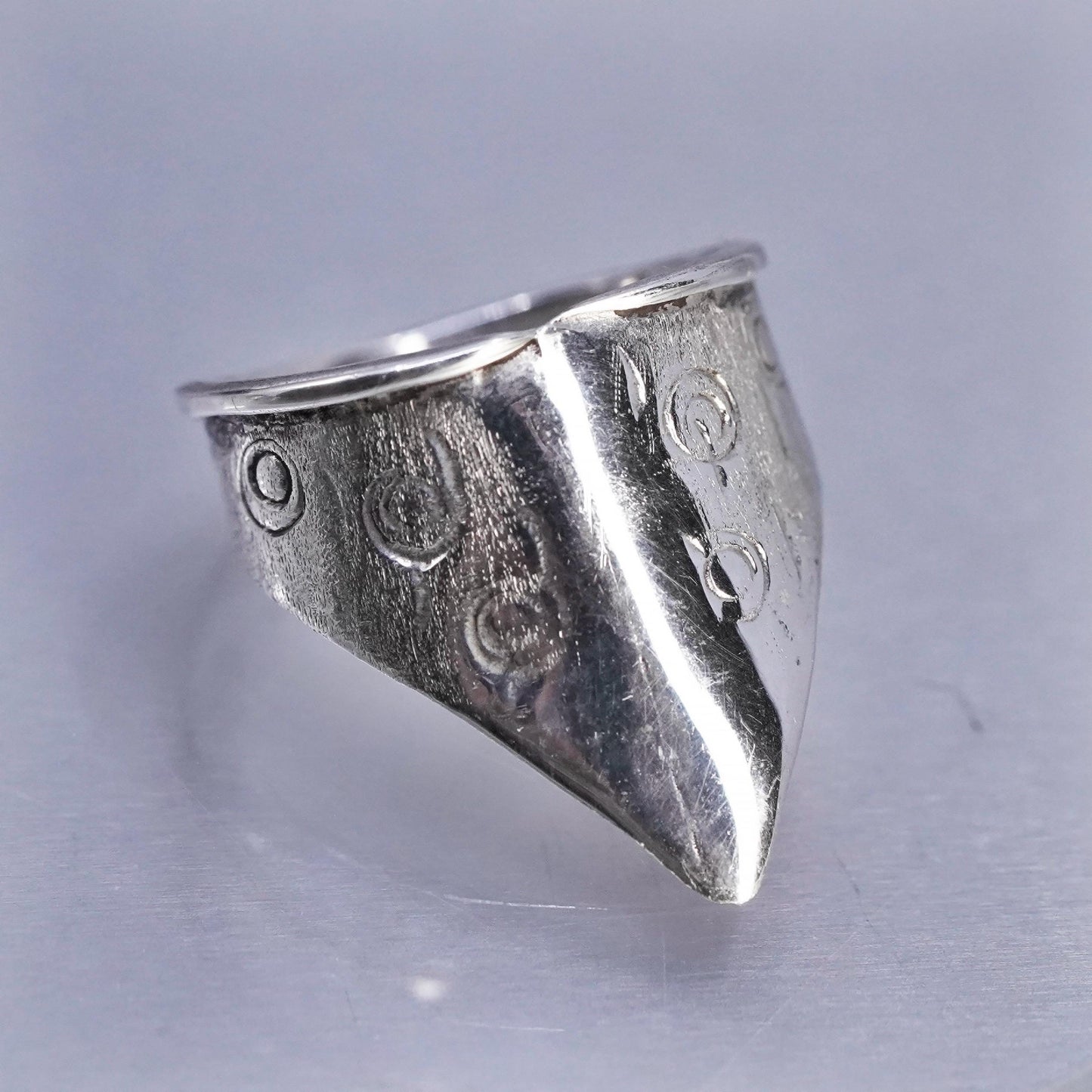Size 4.25, vintage Sterling 925 silver handmade ring, finger guard band