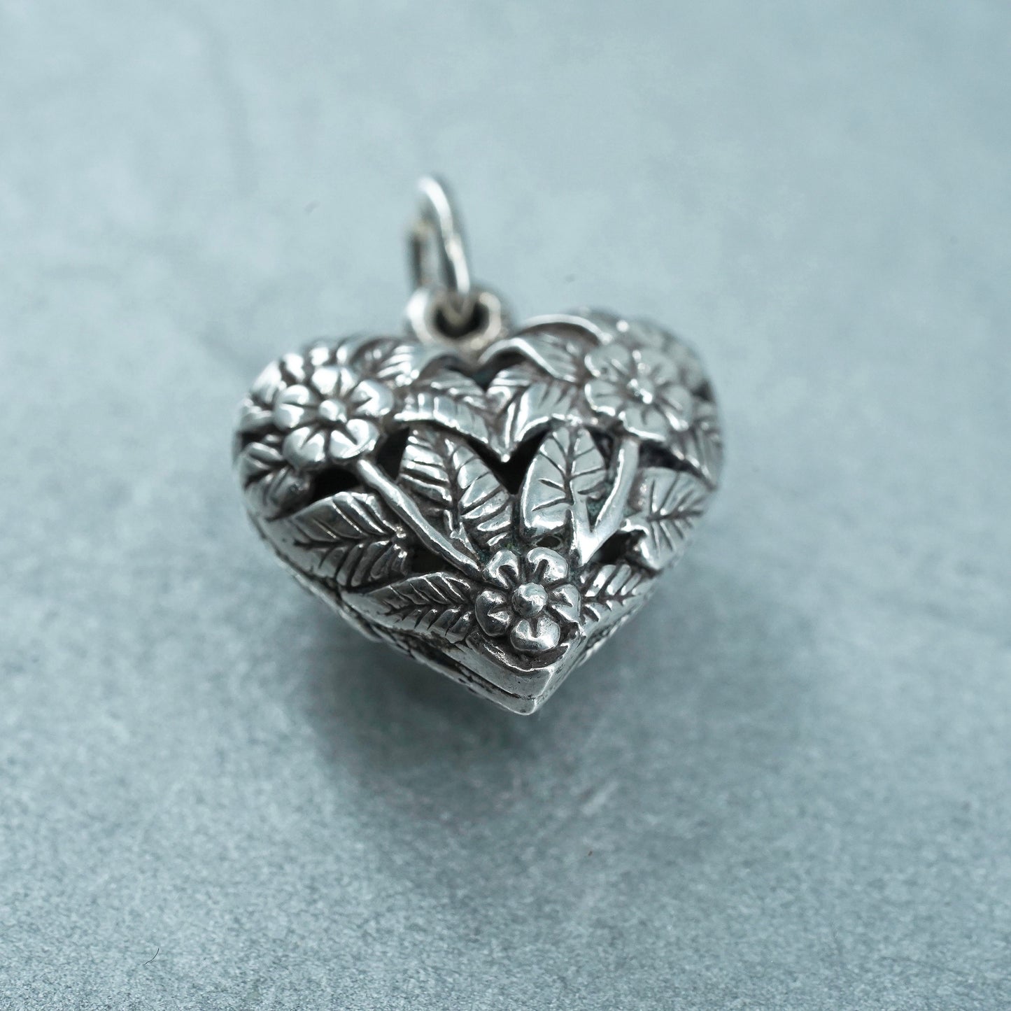 Vintage sterling 925 silver Jezlaine filigree floral heart pendant charm