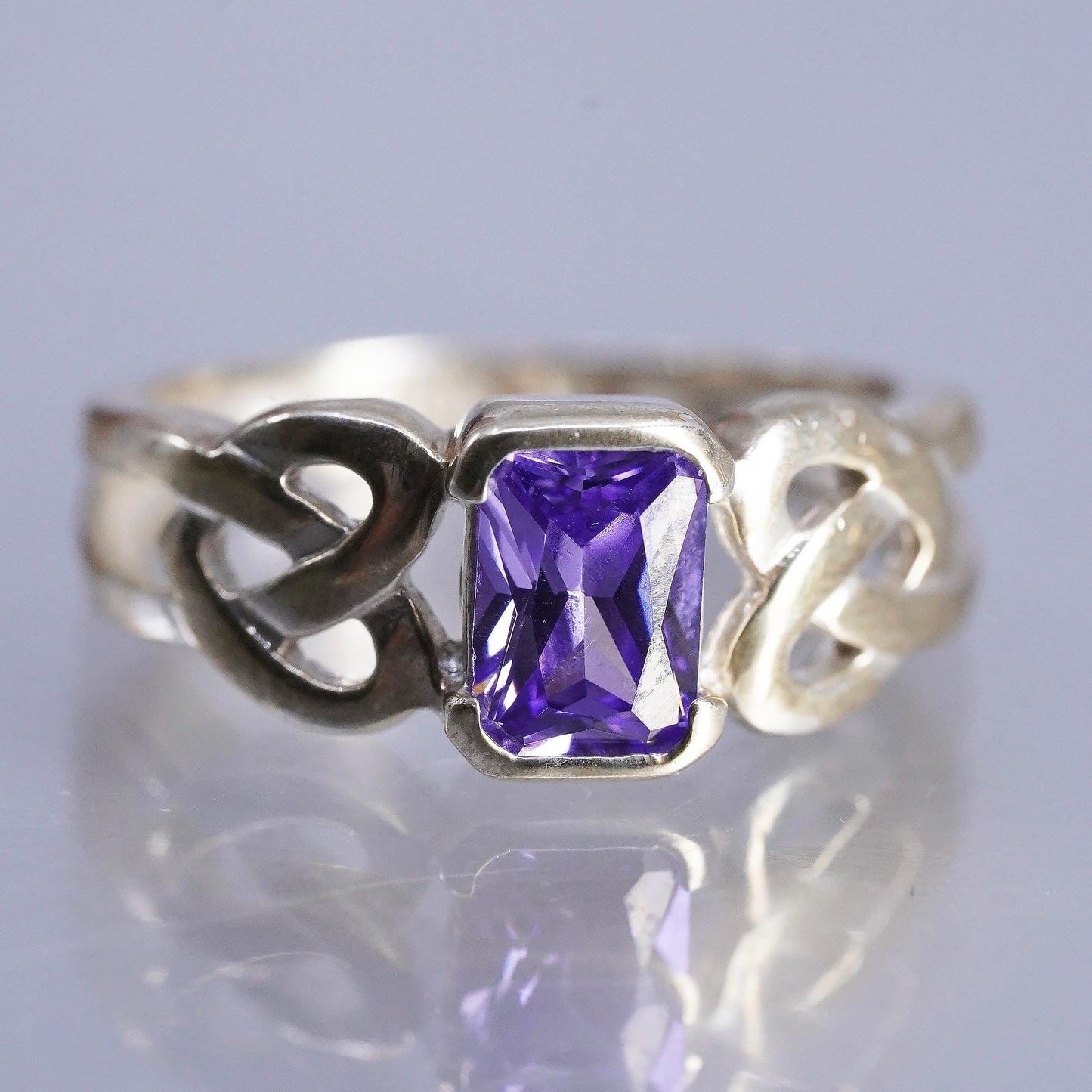 Size 6, Sterling 925 silver ring, Irish Celtic knot textured band with amethyst
