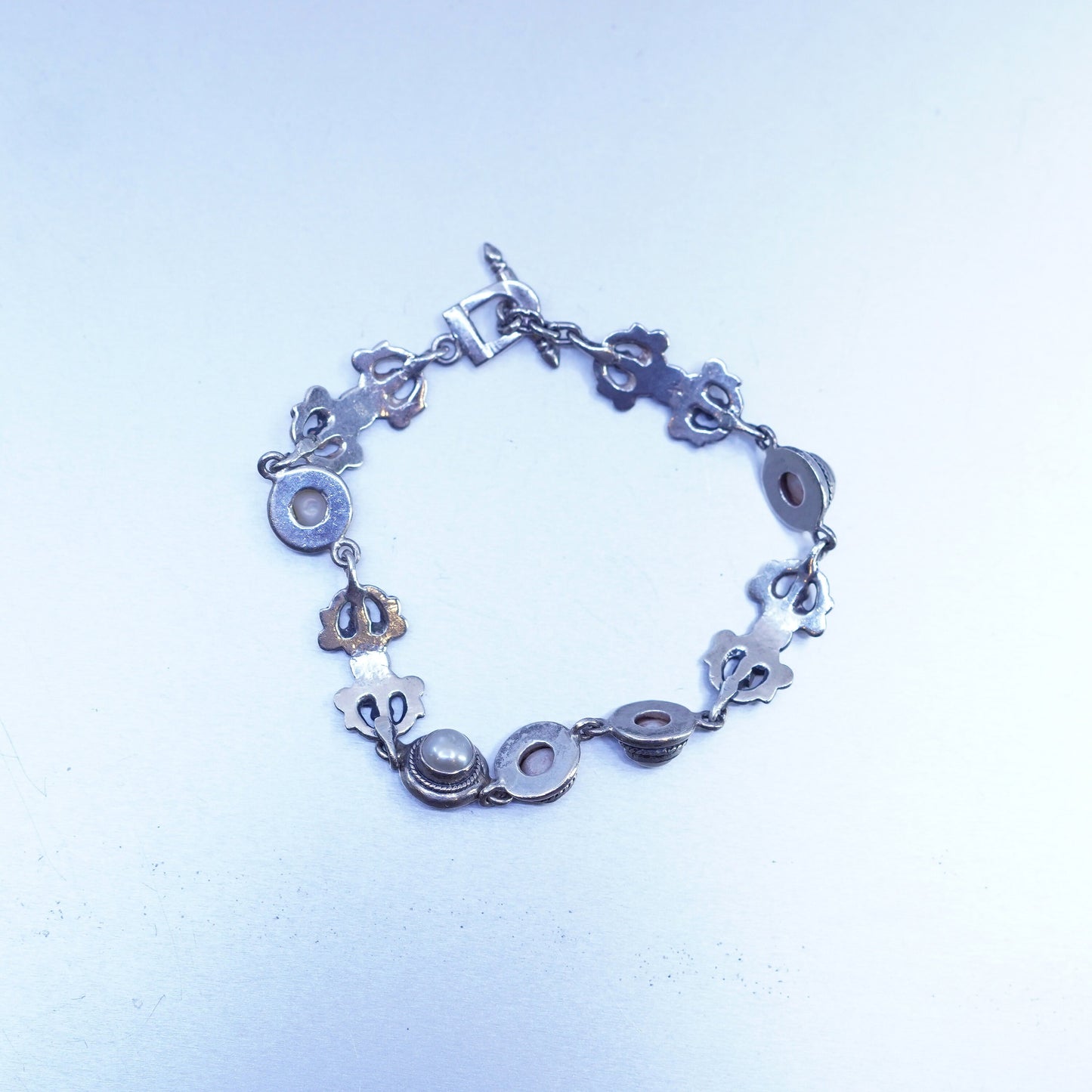 7.25”, Sterling 925 silver bracelet with freshwater pearl and toggle closure