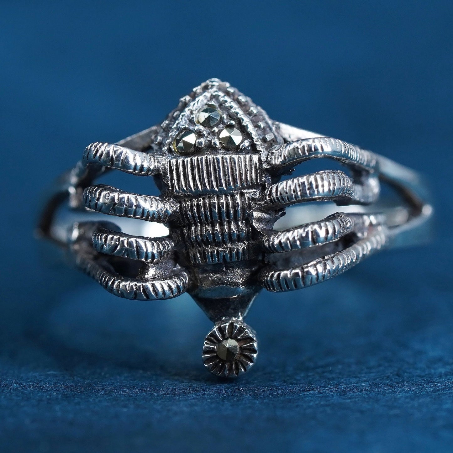 Size 8, Sterling silver handmade ring, 925 spinner band with marcasite details