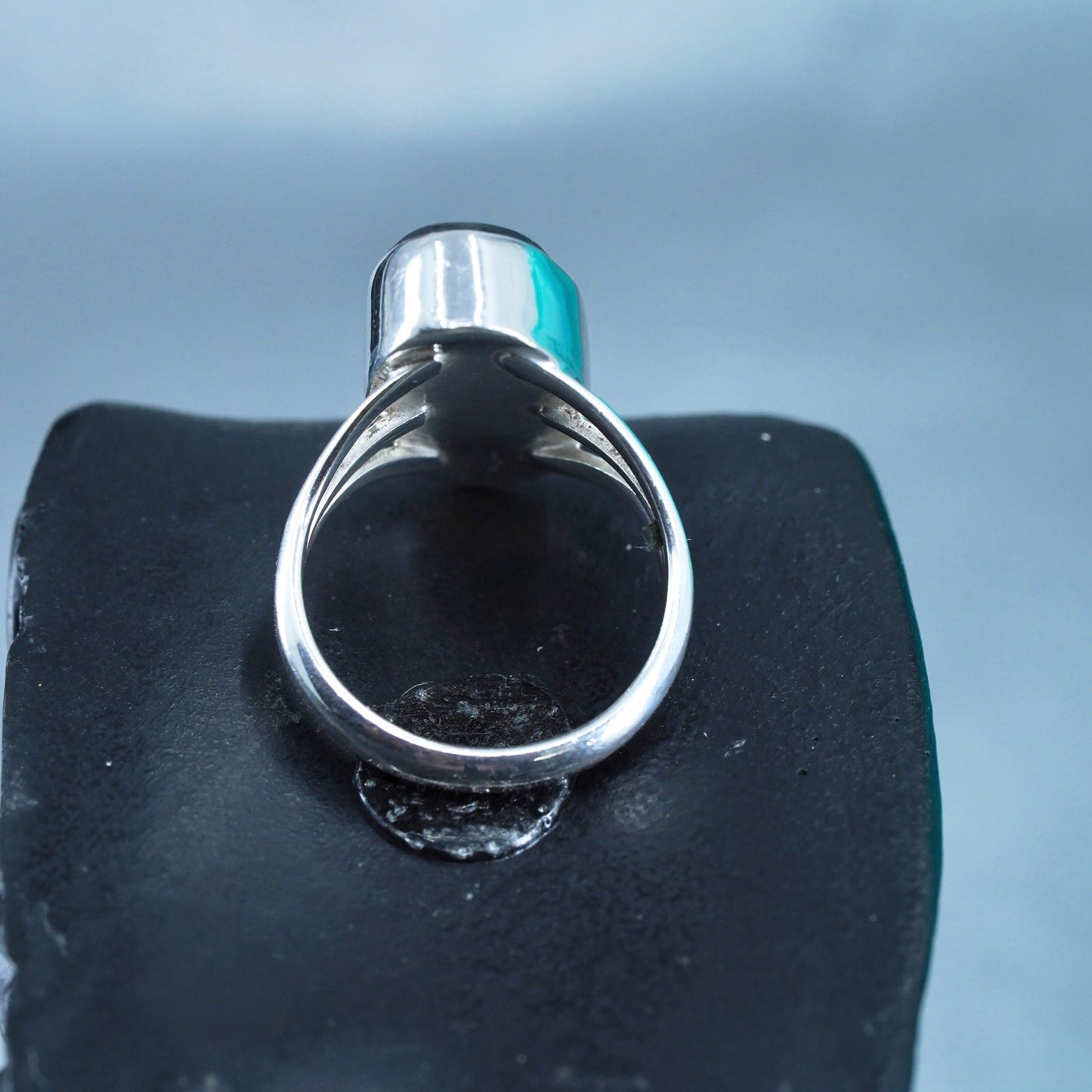Size 6, vintage Sterling 925 silver handmade cocktail ring w/ blue foiled glass