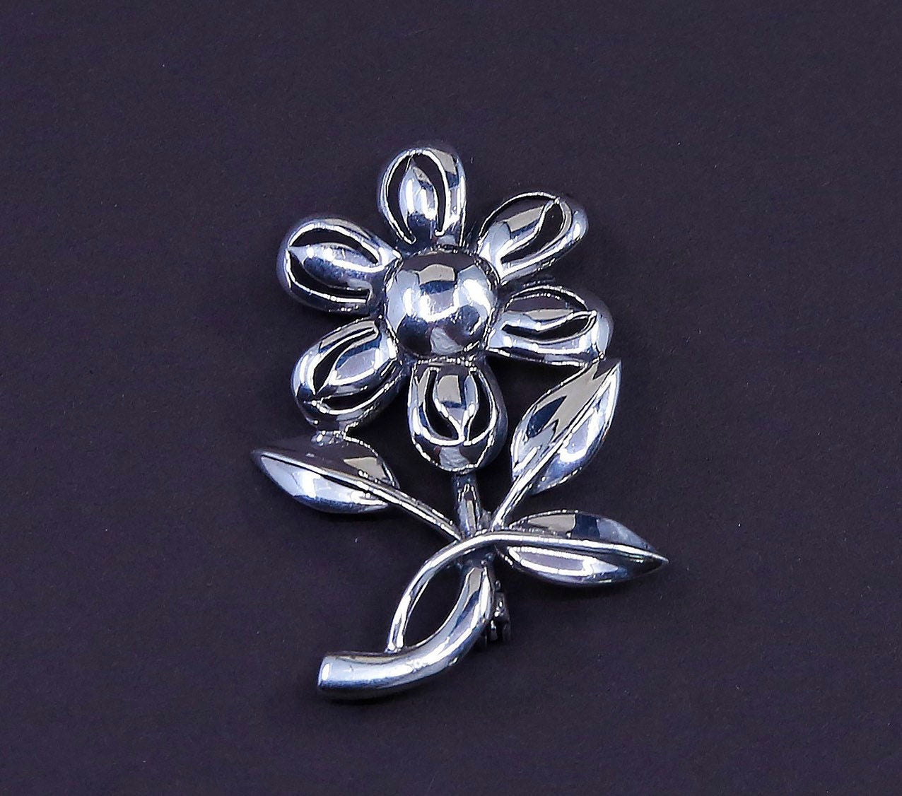 Vintage handmade sterling 925 silver flower shaped flower brooch