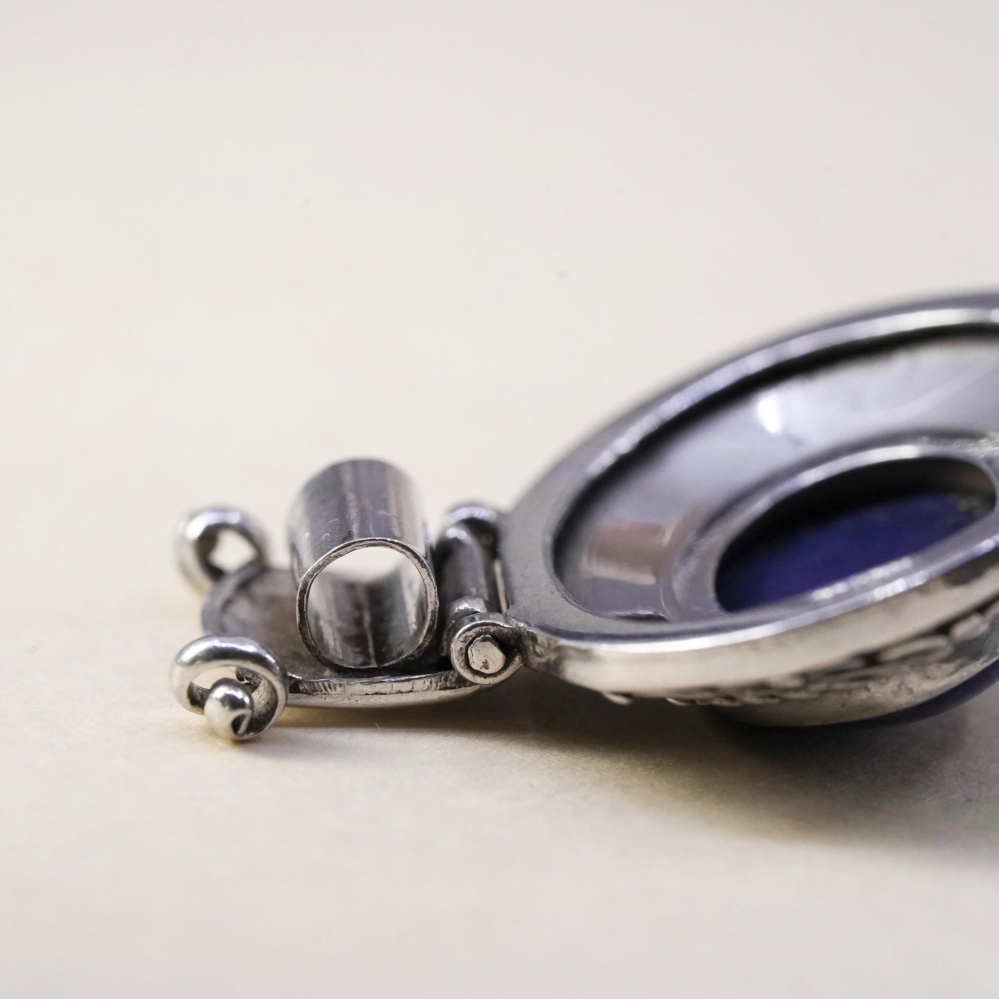 Vintage Sterling silver 925 handmade pendant, with oval lapis lazuli and wired