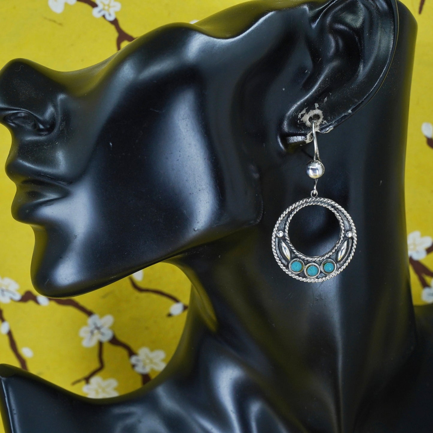 Vintage southwestern Sterling silver earrings, Mexico 925 circle with turquoise