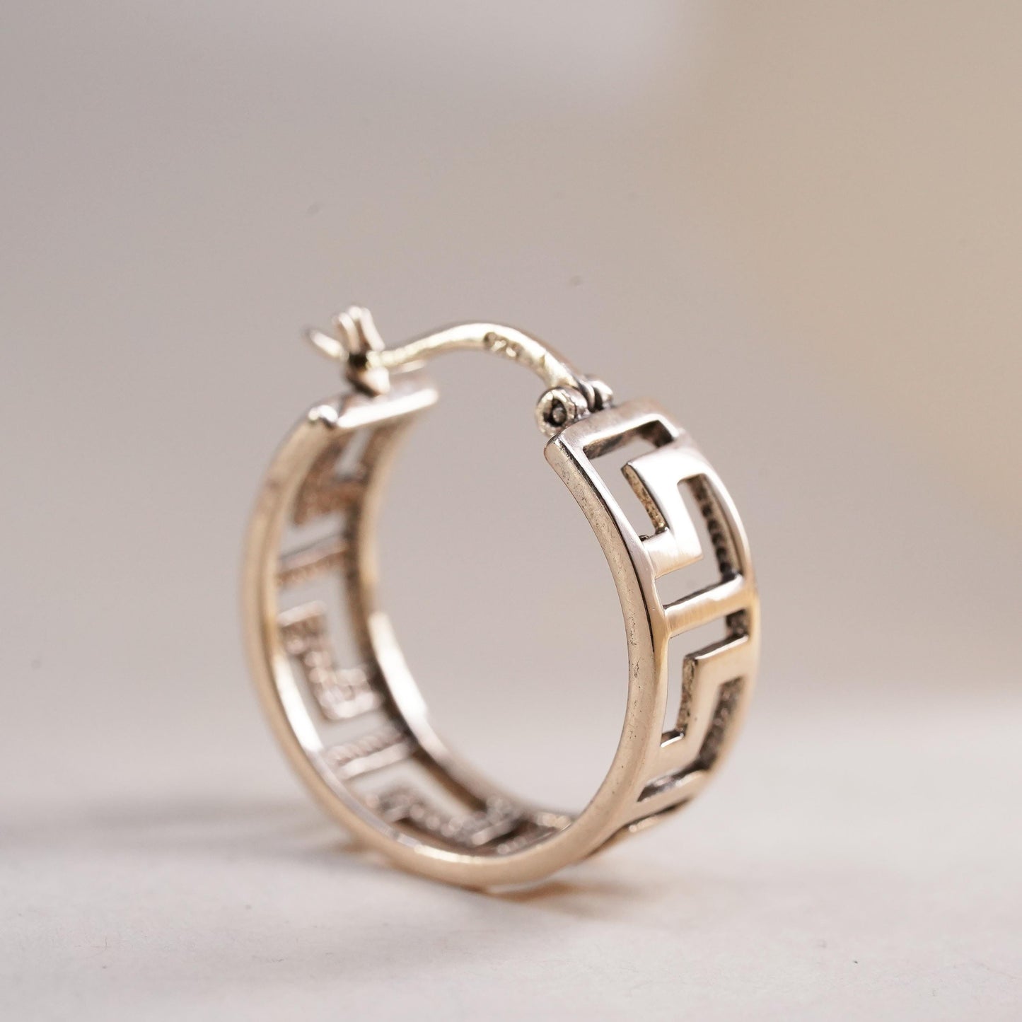 0.75", VTG vermeil yellow gold sterling silver single earring, Greek key hoop
