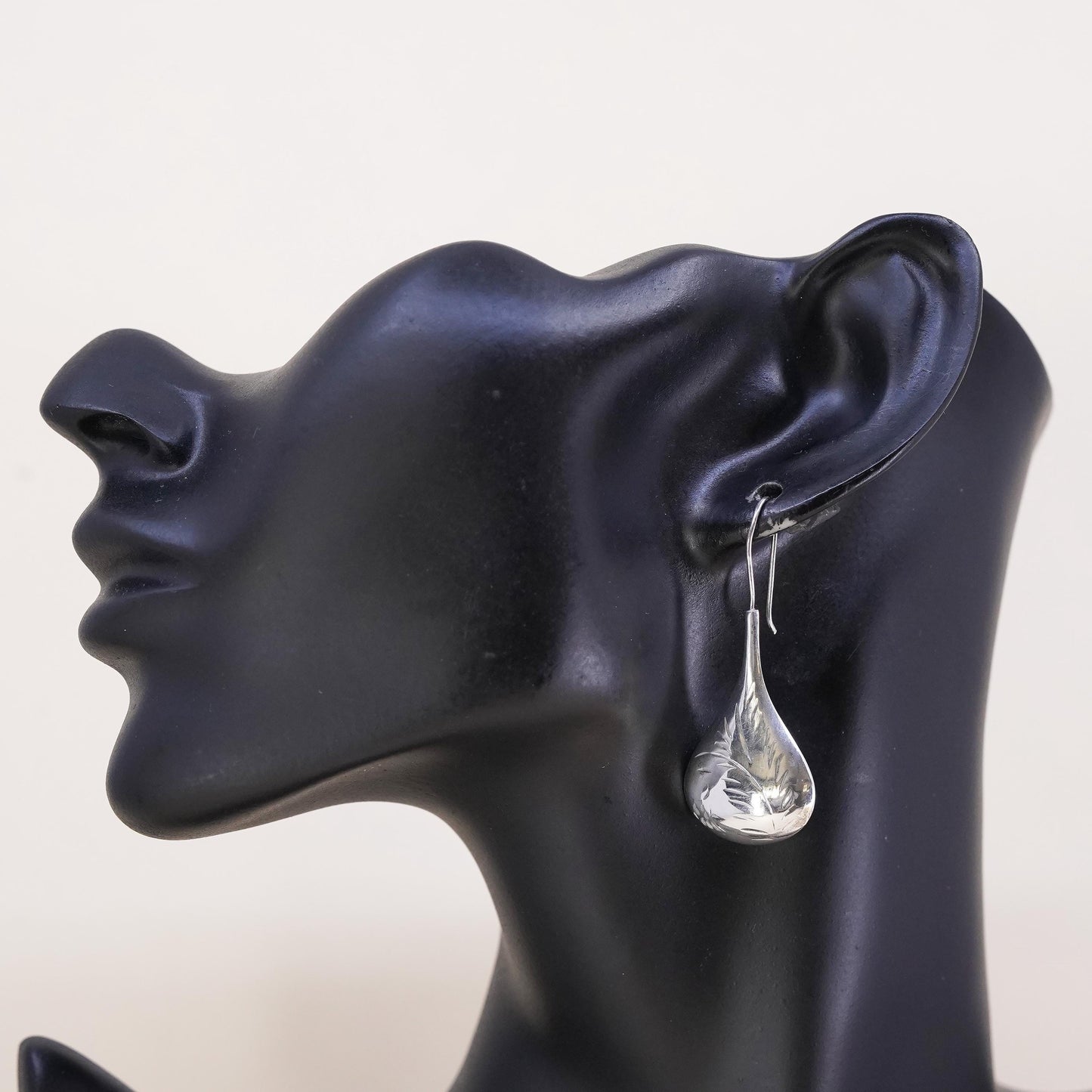 vintage modernist sterling silver 925 handmade single textured teardrop earring