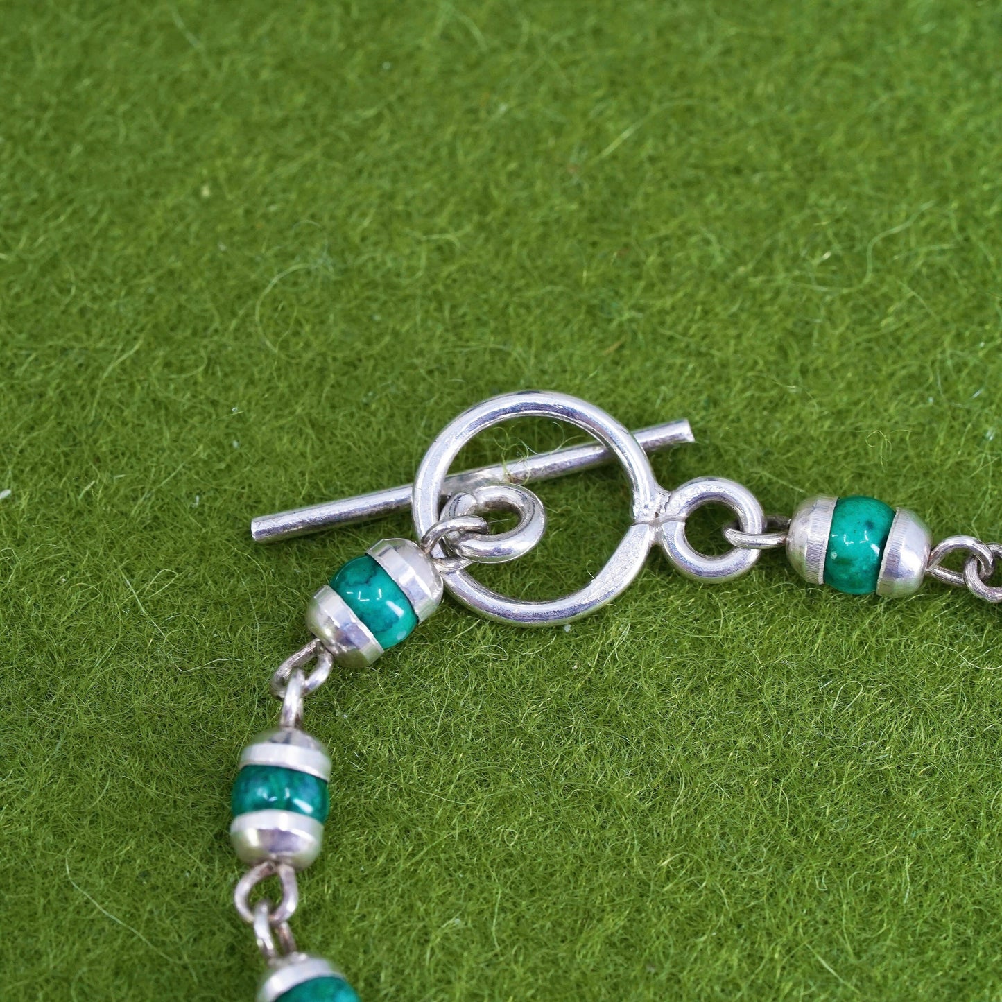 6.75”, Vintage Sterling silver handmade bracelet, 925 chain w/ malachite beads