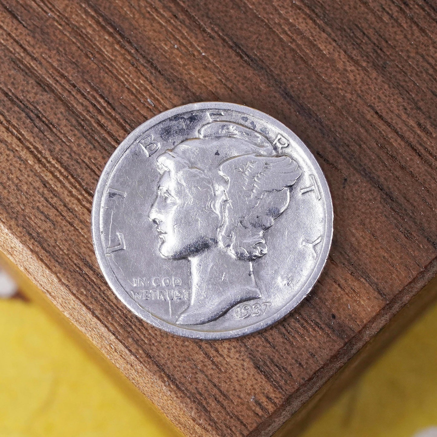 1937 (P) Mercury Dime 90% Silver Very Good condition, 900 silver coin