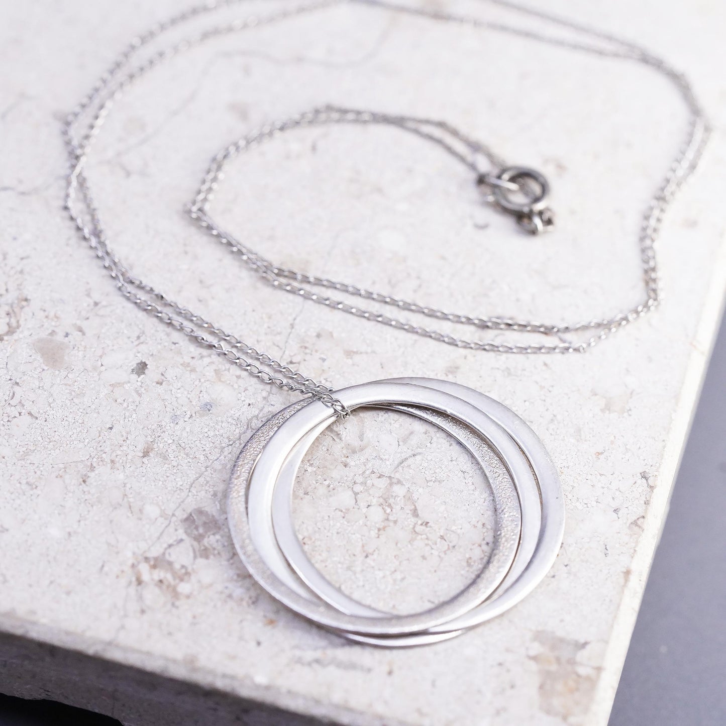 18", vintage Sterling silver necklace, 925 circle chain entwined circle pendant