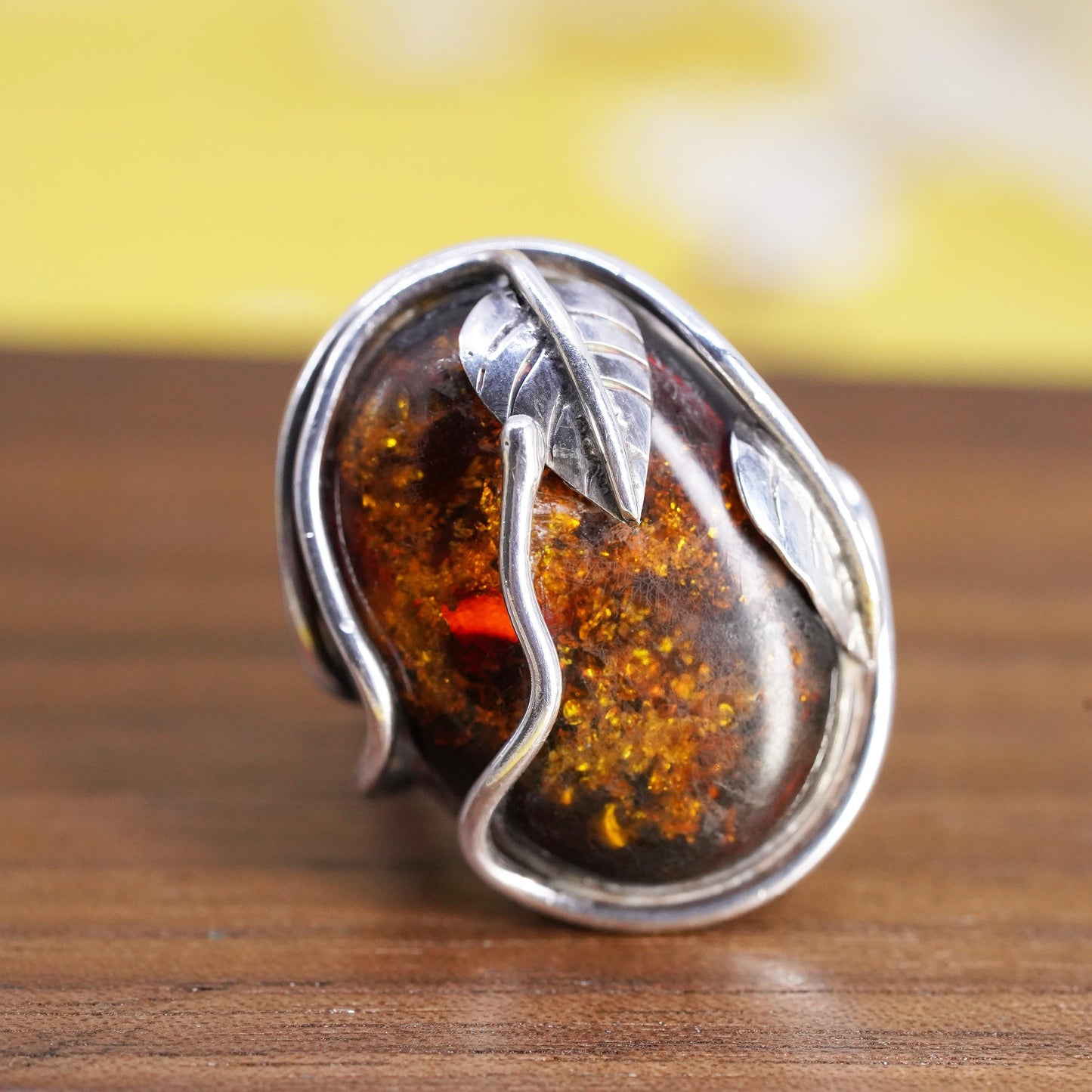 Size 7.5, vintage Sterling 925 silver statement wired ring oval Amber leaves