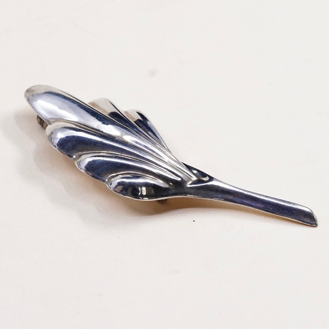 Vintage sterling silver handmade leaf shaped brooch, solid Mexico 925 silver TA-163
